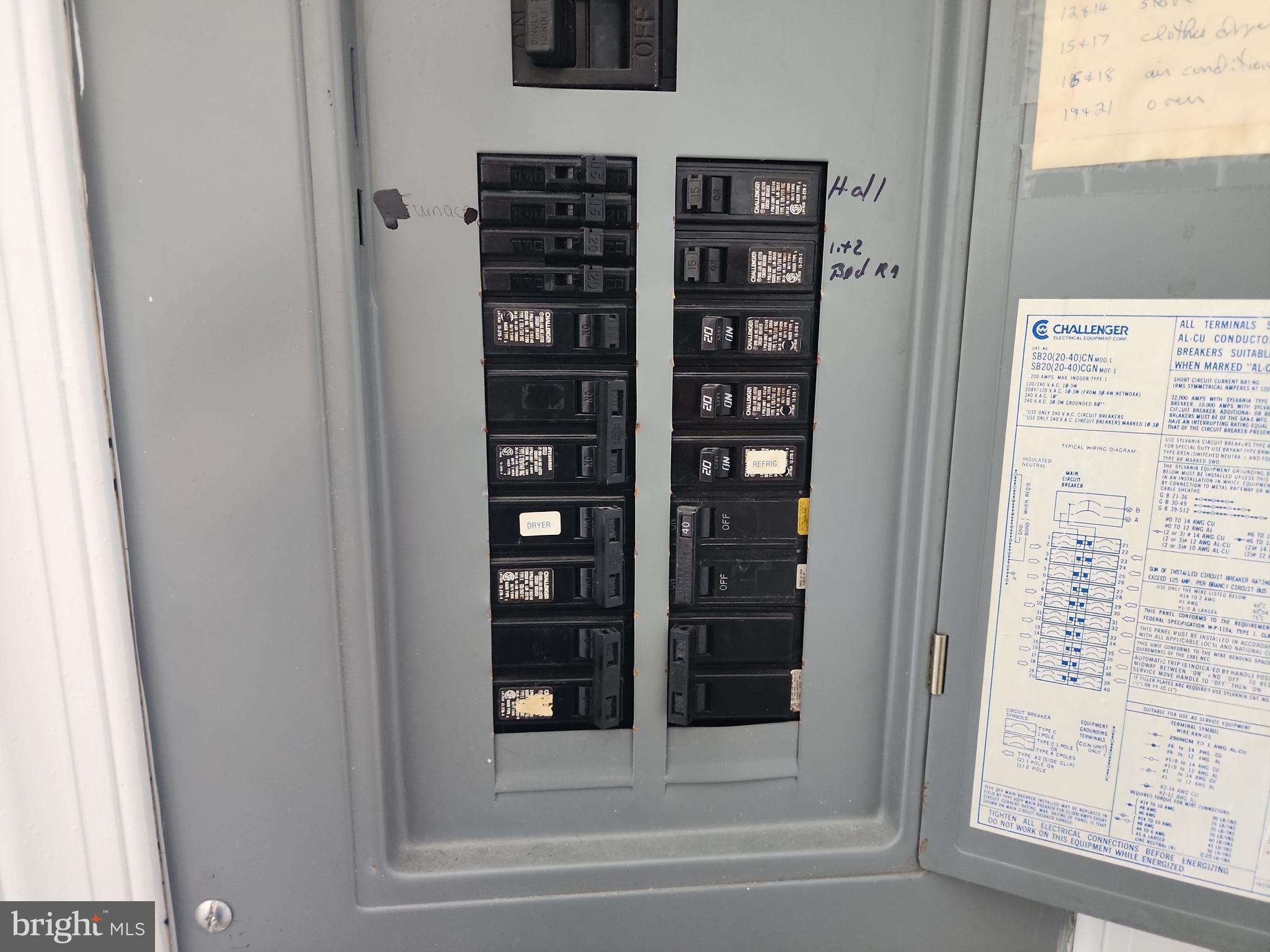 WHITE HALL - Residential