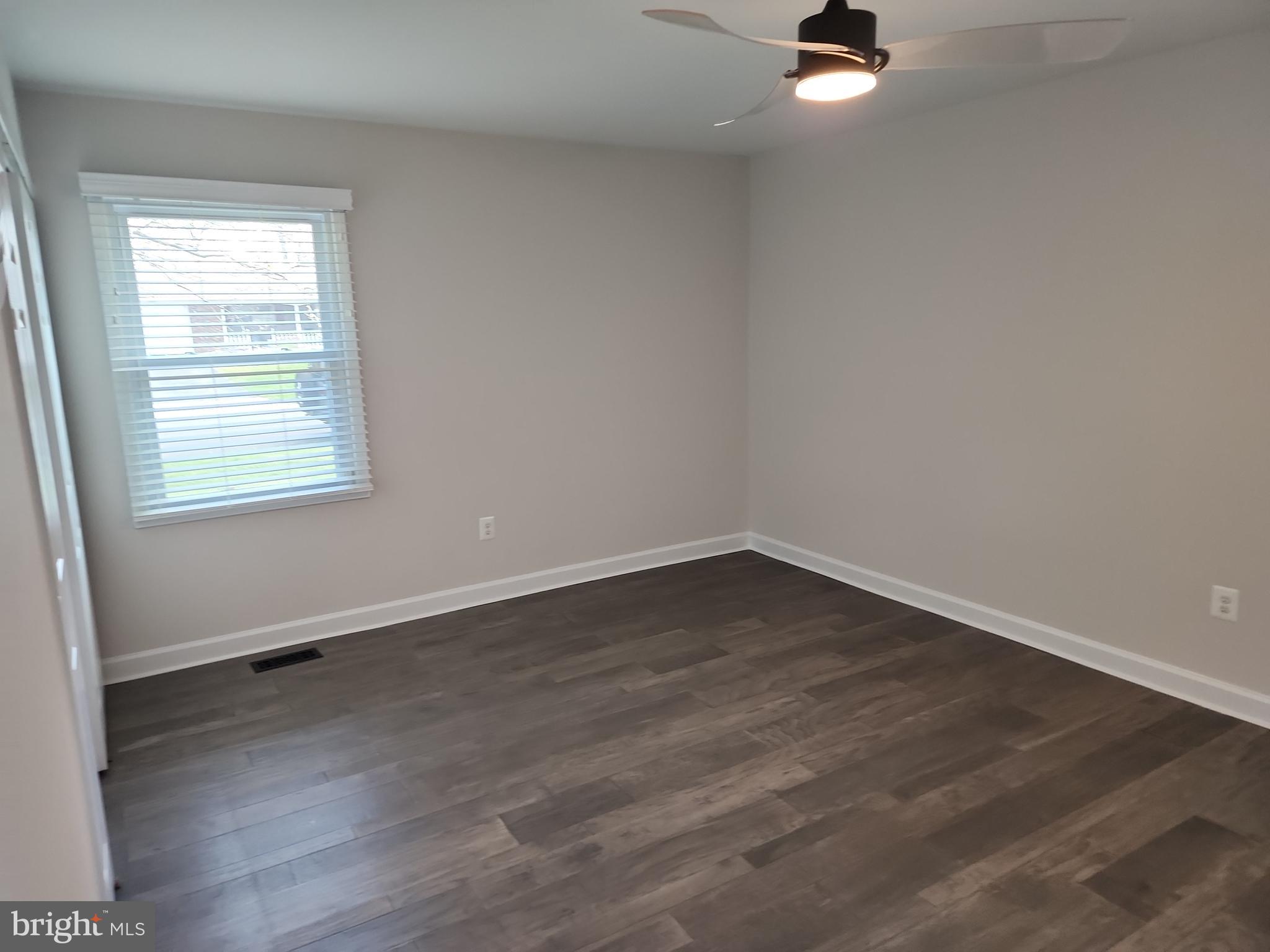 WHITE HALL - Residential