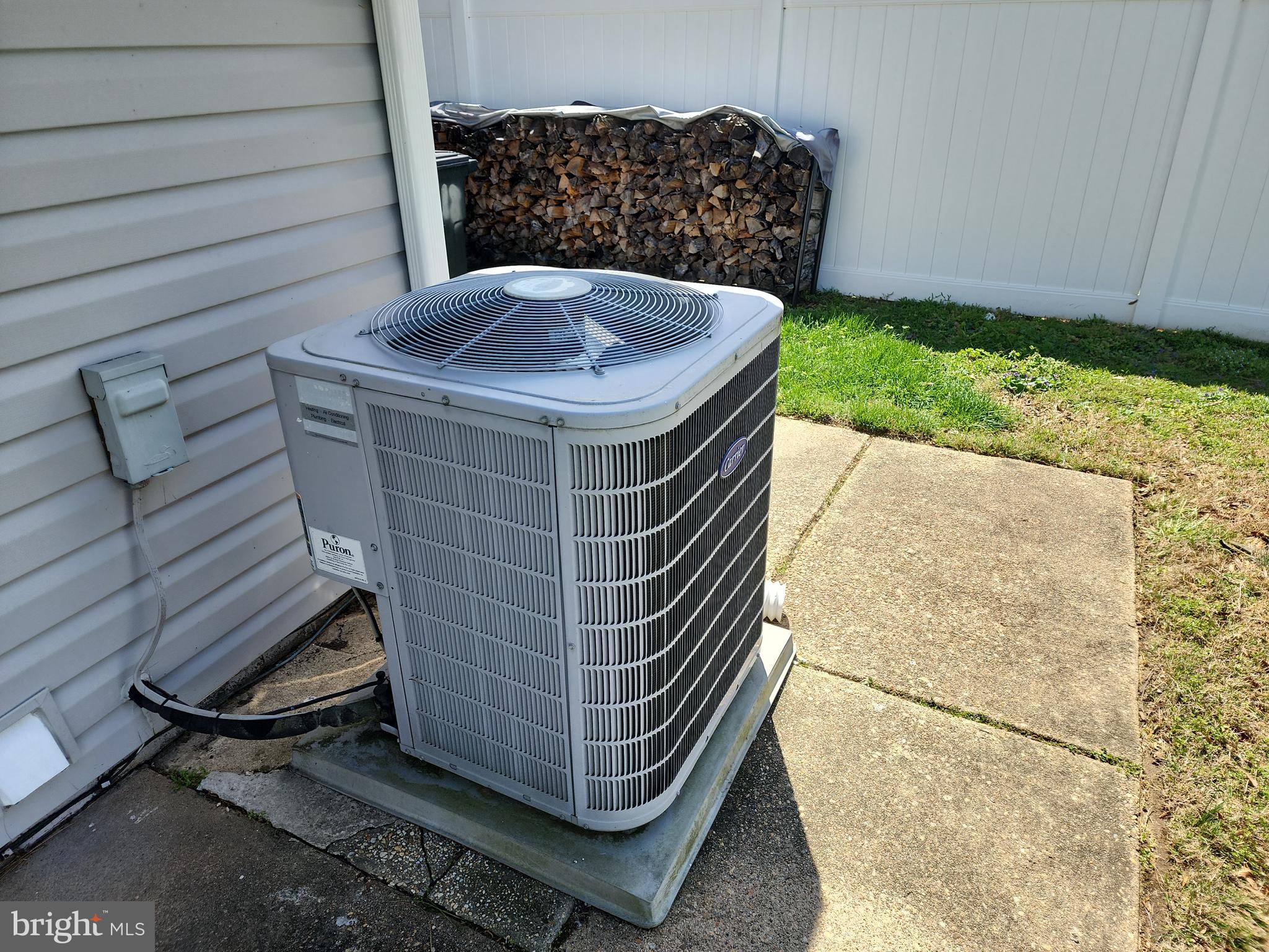 WHITE HALL - Residential