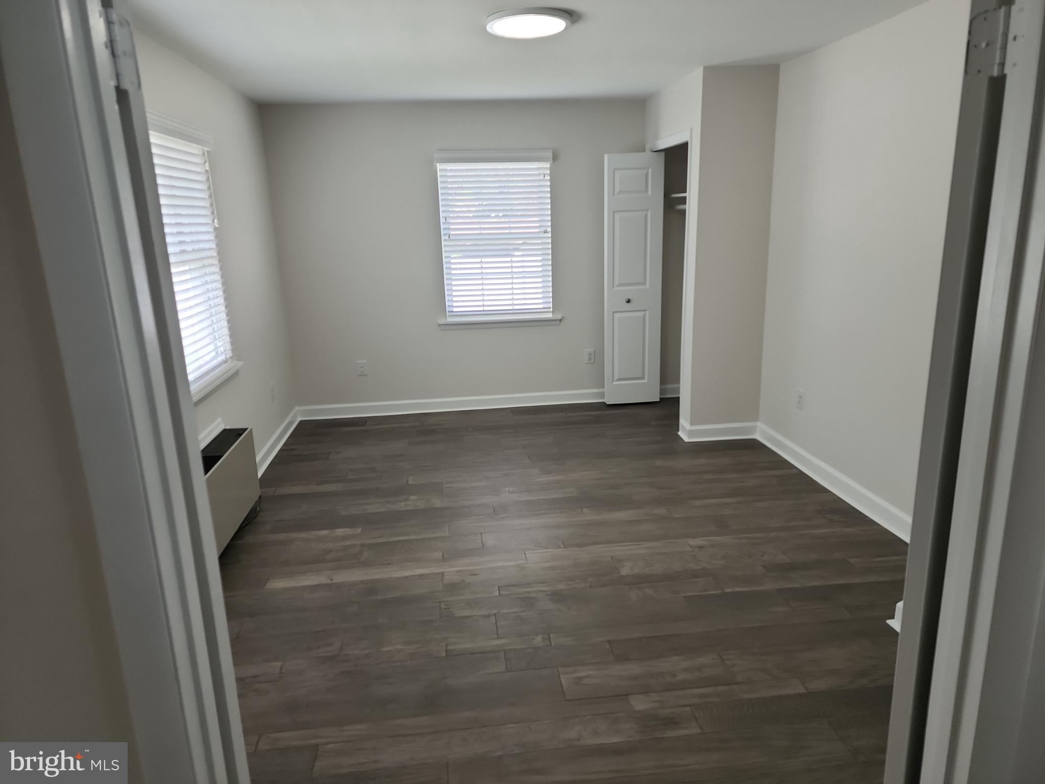 WHITE HALL - Residential