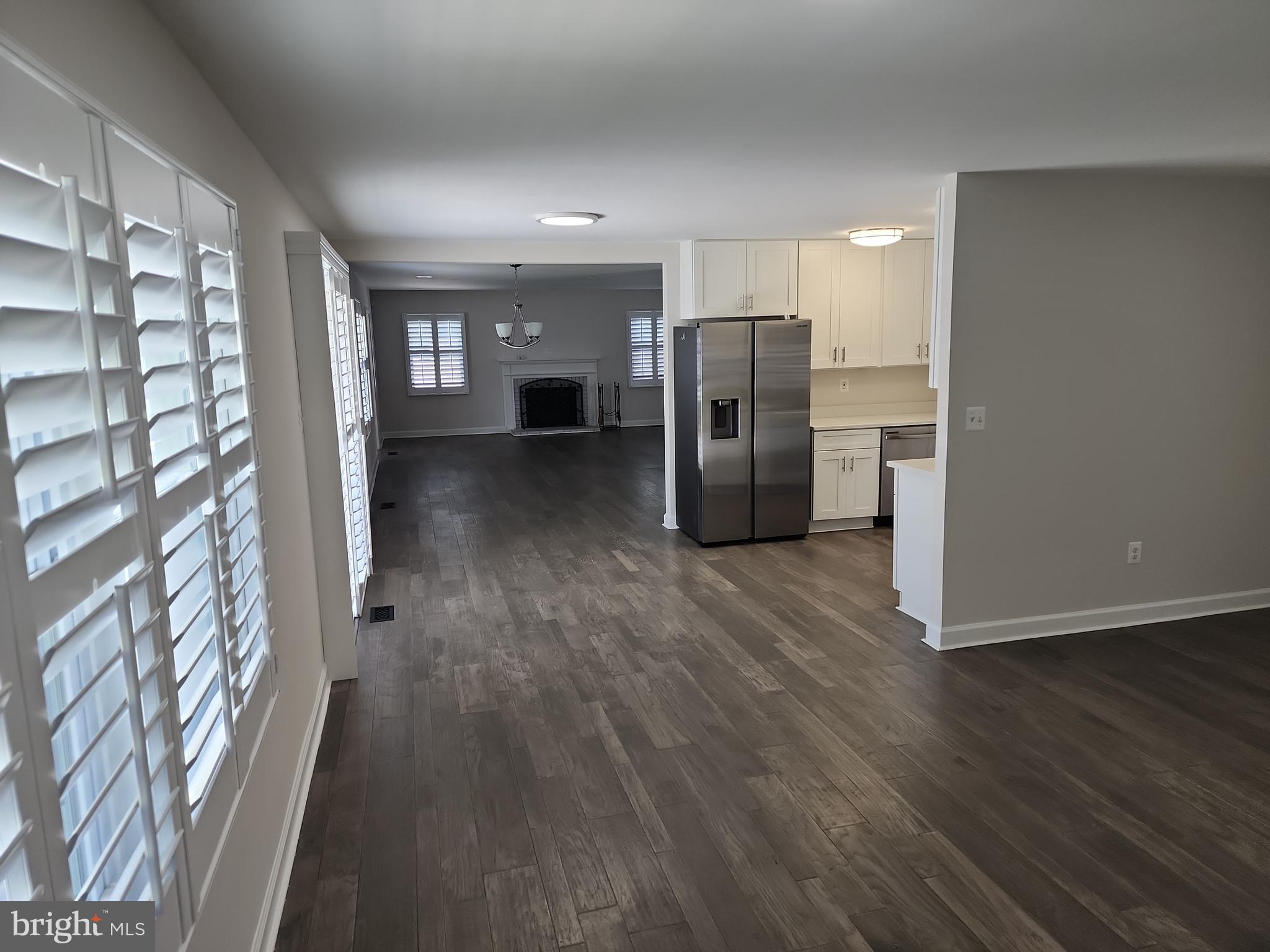 WHITE HALL - Residential