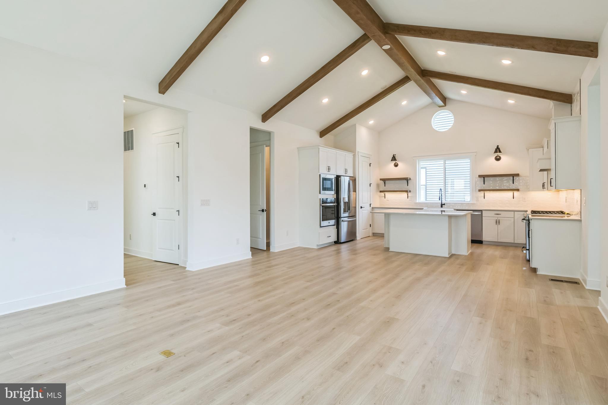 FOUR SEASONS AT KENT ISLAND - Residential