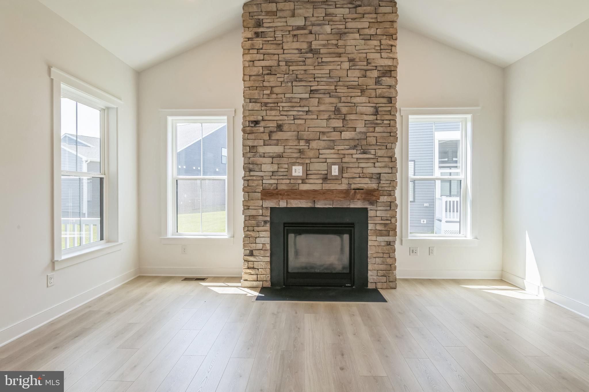 FOUR SEASONS AT KENT ISLAND - Residential