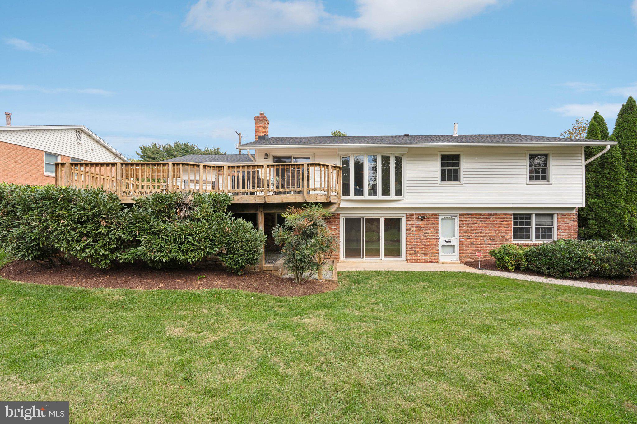 2982 GLENORA LANE