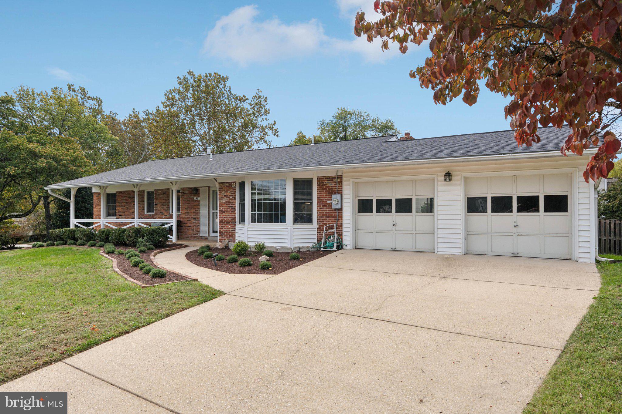 2982 GLENORA LANE
