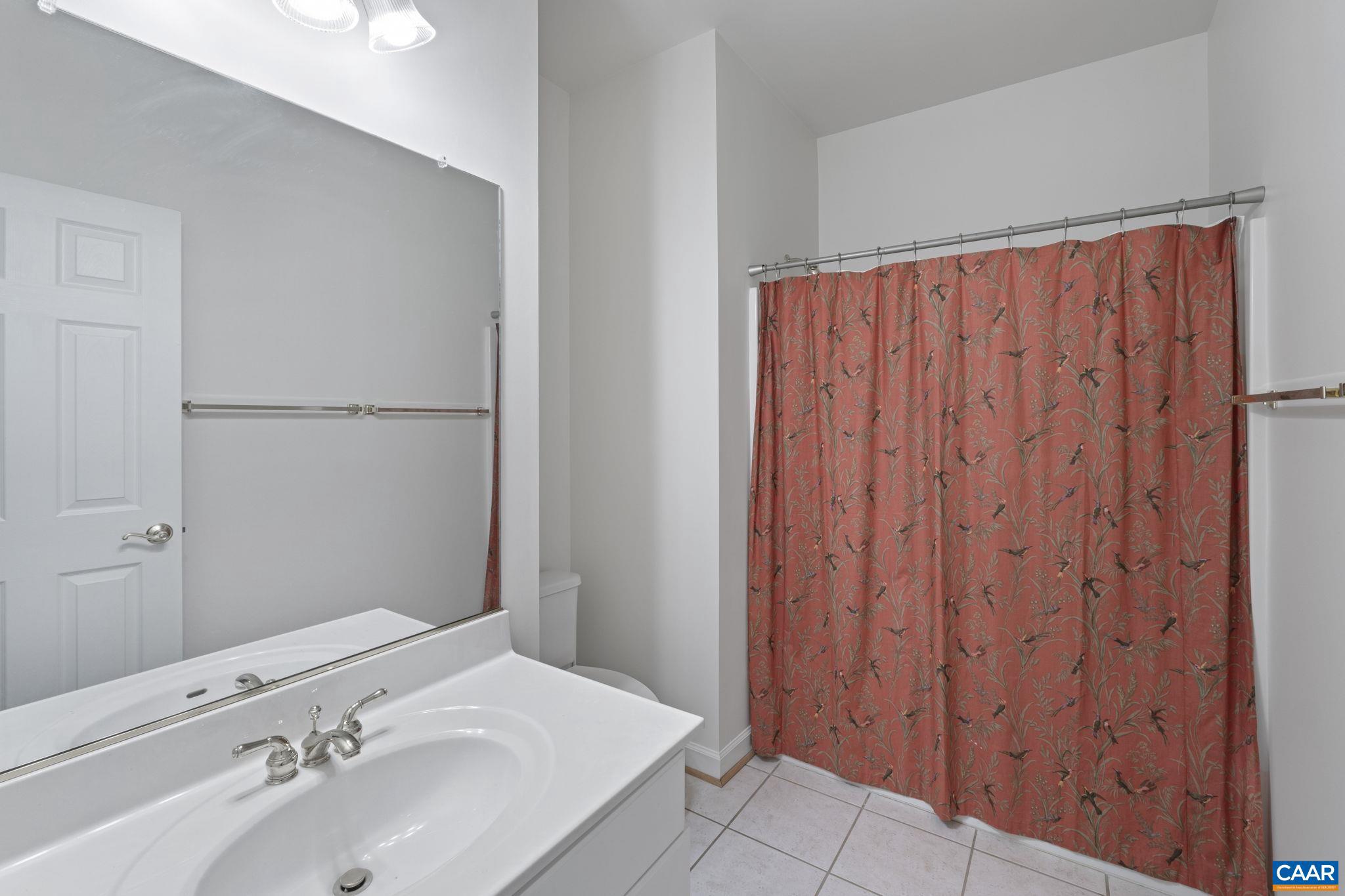 DUNLORA - Residential