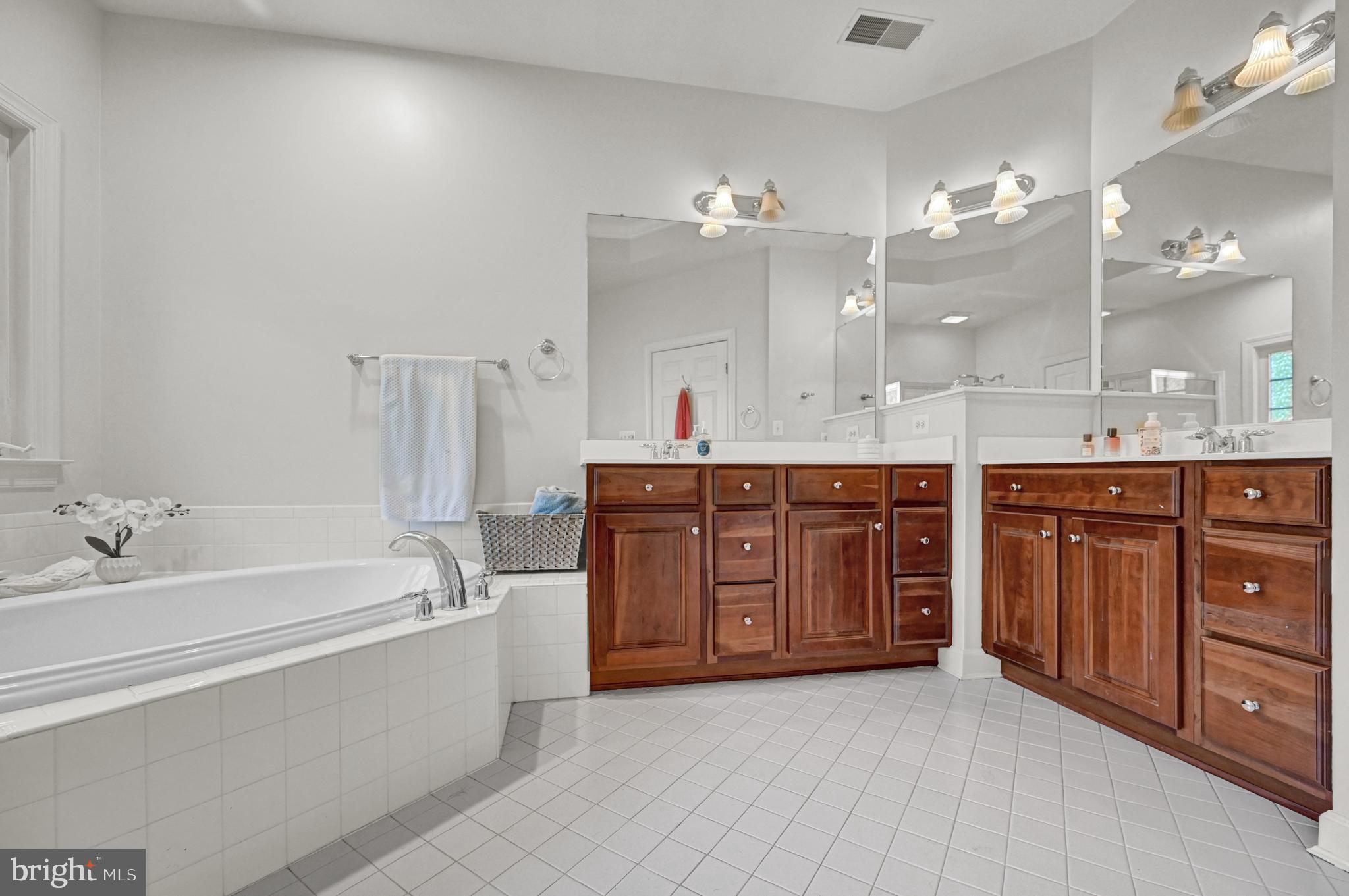 CAMERON MILL - Residential Lease