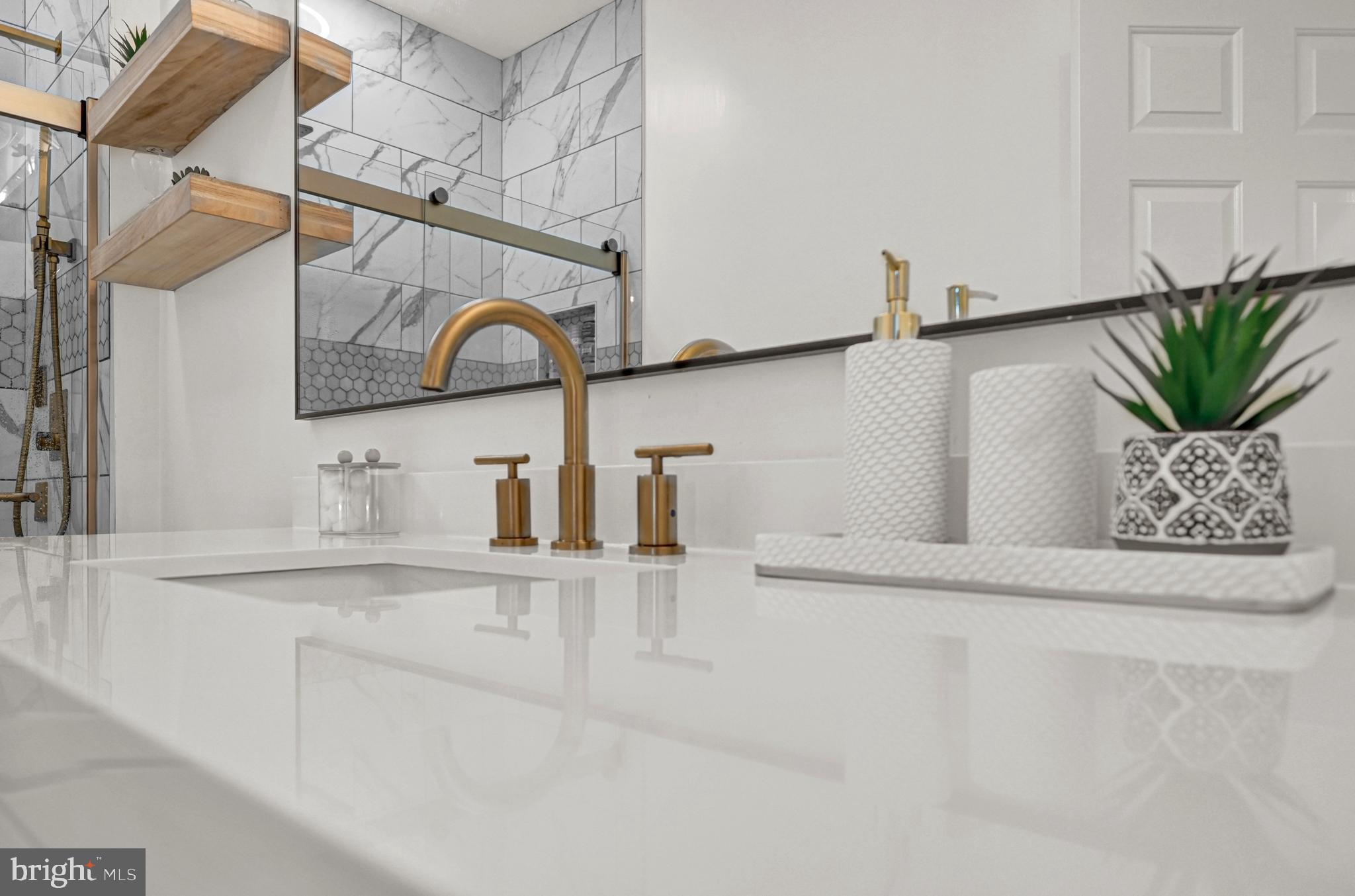 CAMERON MILL - Residential Lease