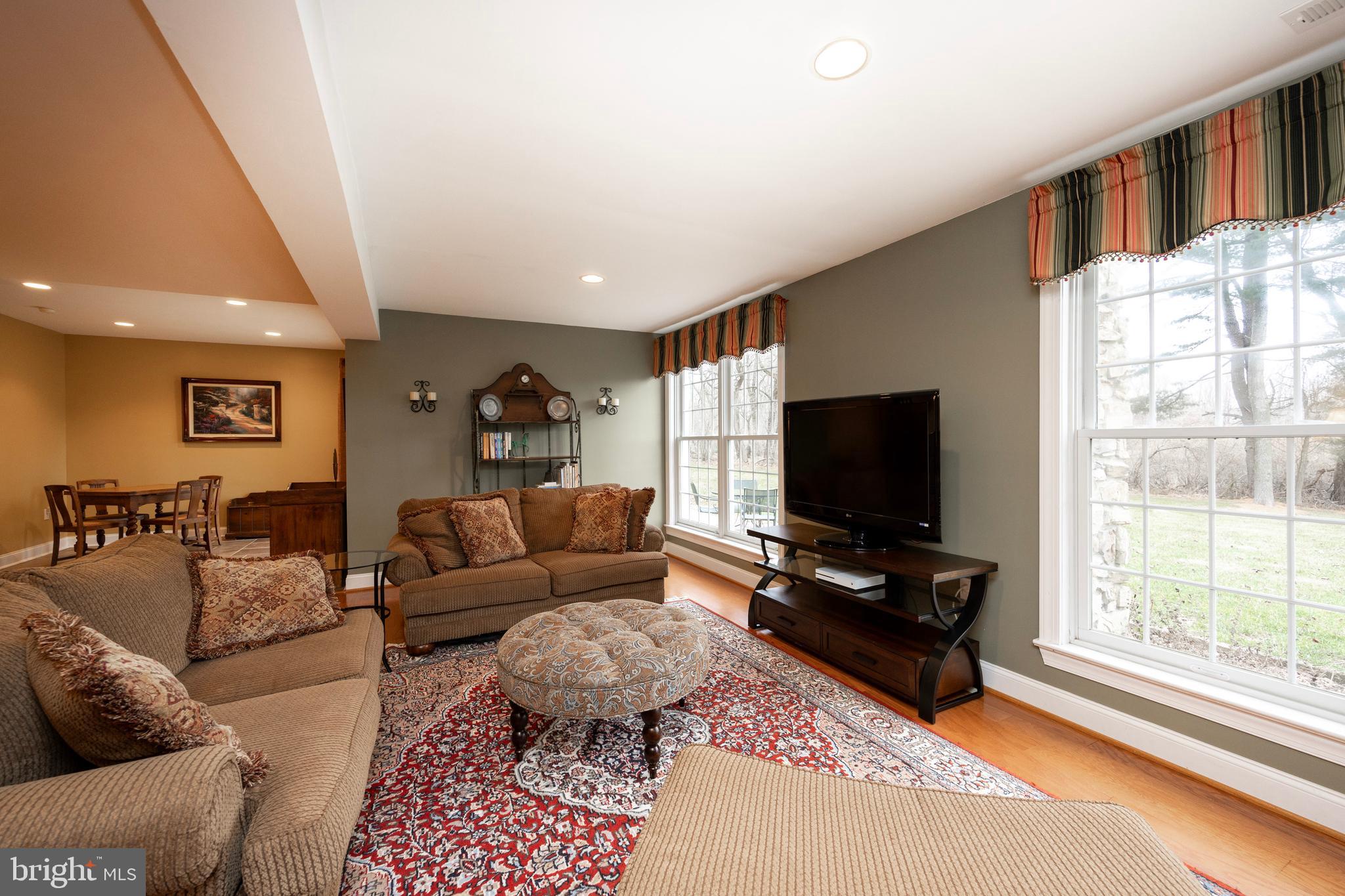 FOX HOLLOW - Residential