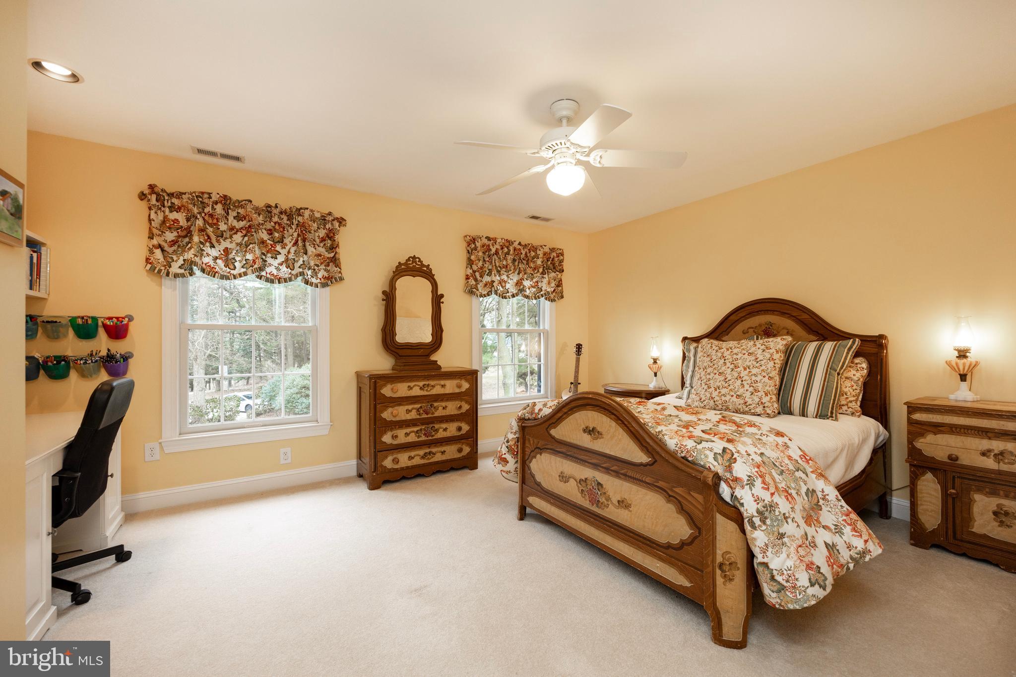 FOX HOLLOW - Residential