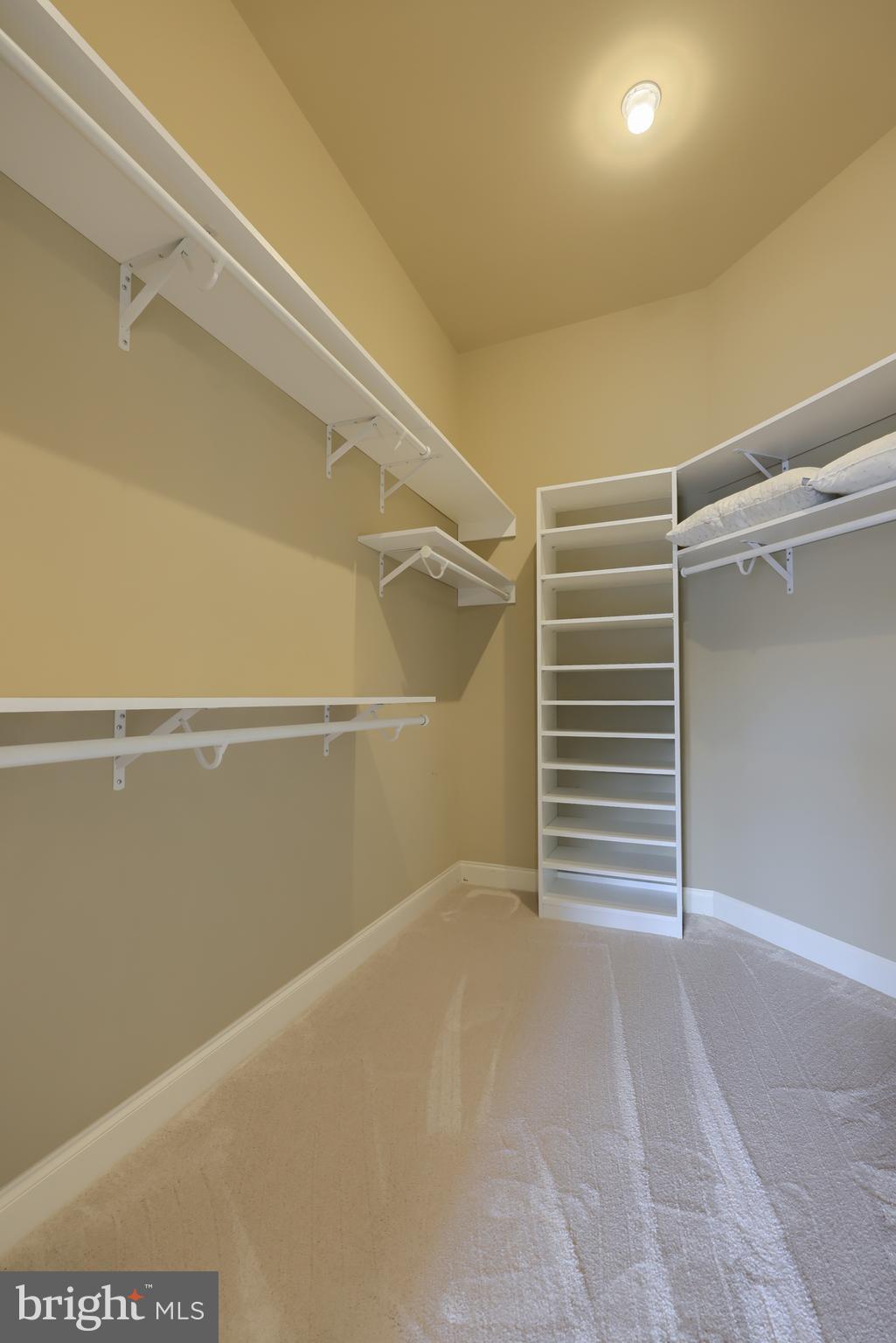 STONEHENGE RESERVE - Residential