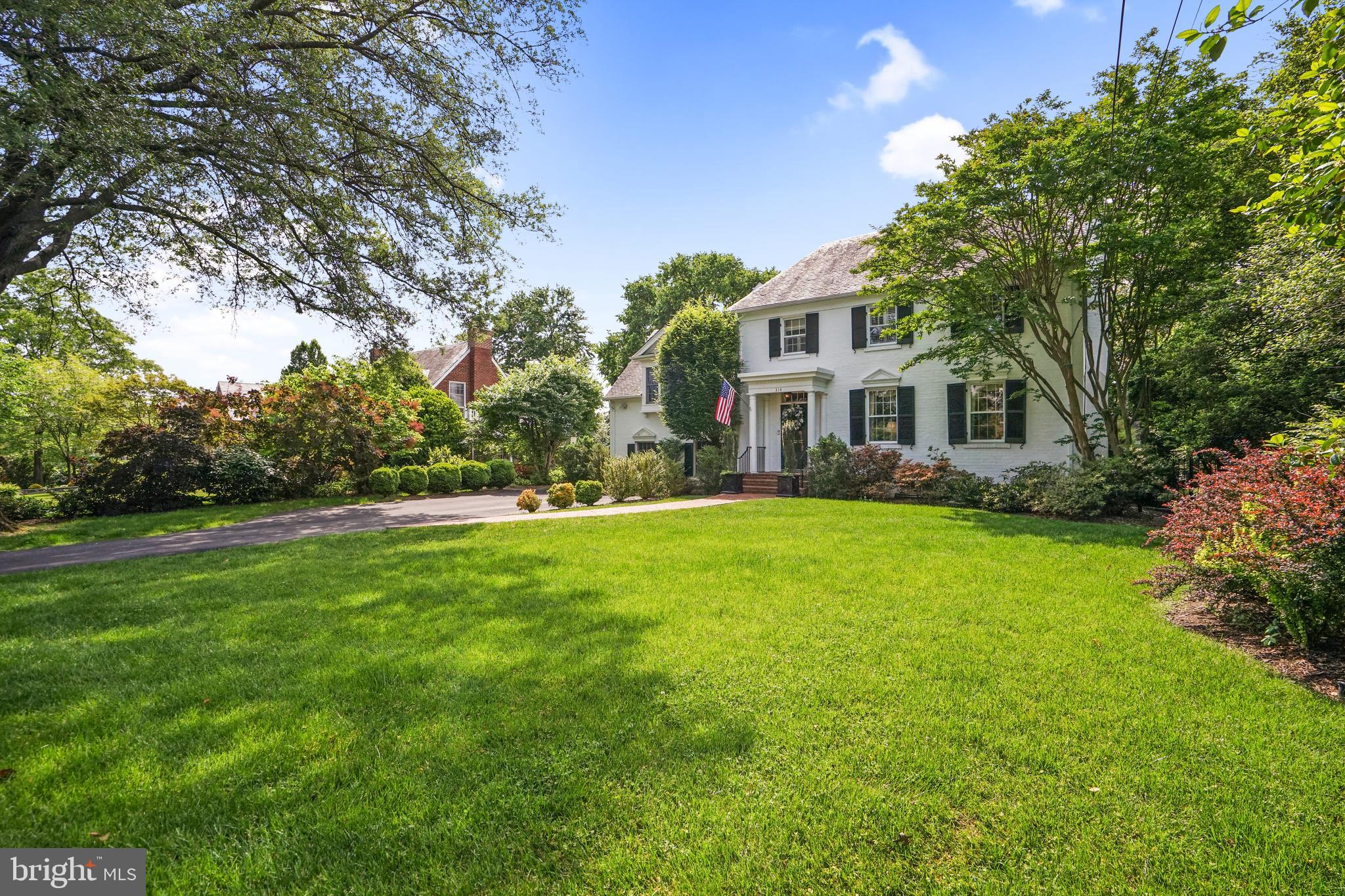 COLONIAL PARK - Residential