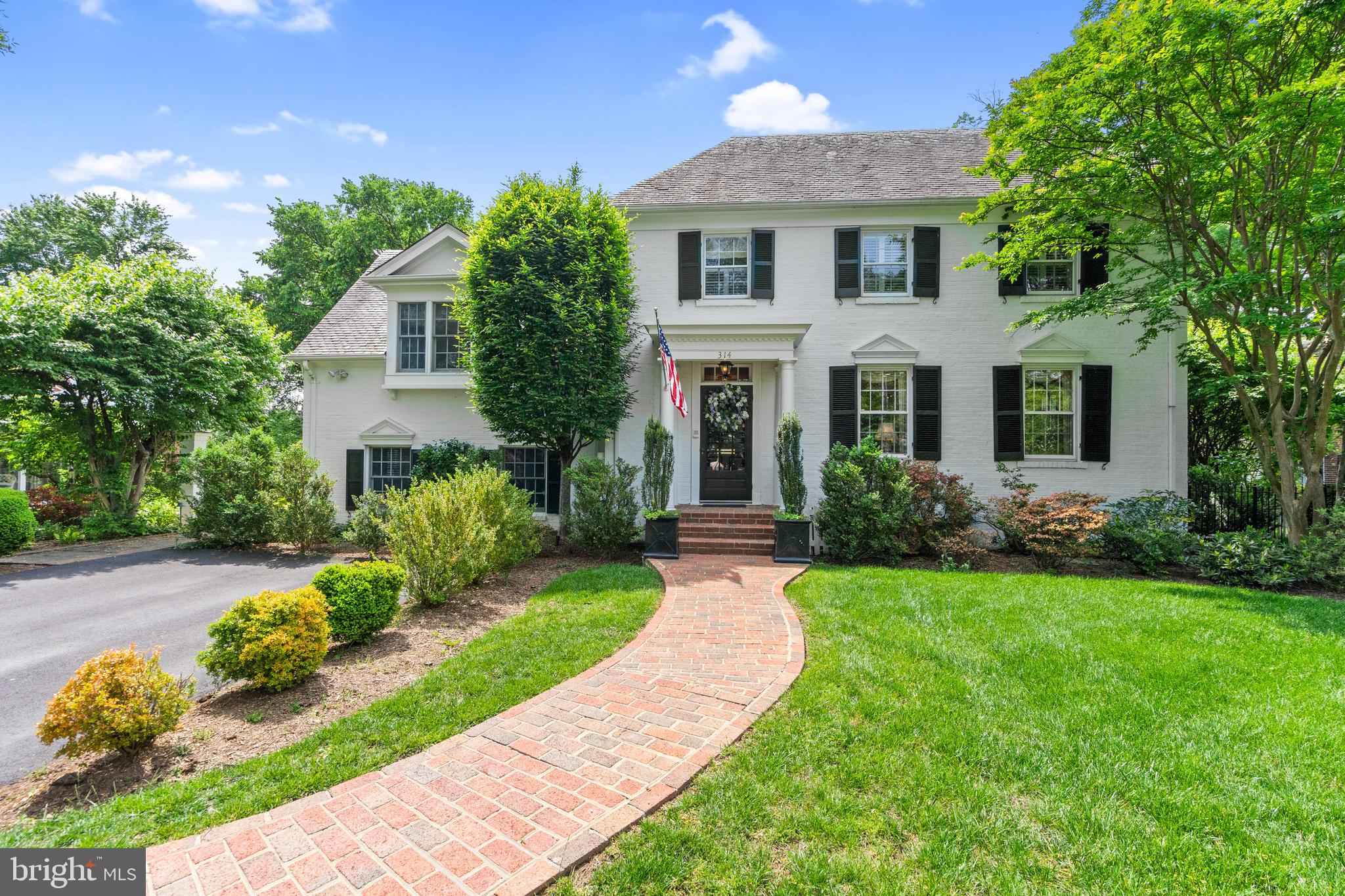 COLONIAL PARK - Residential