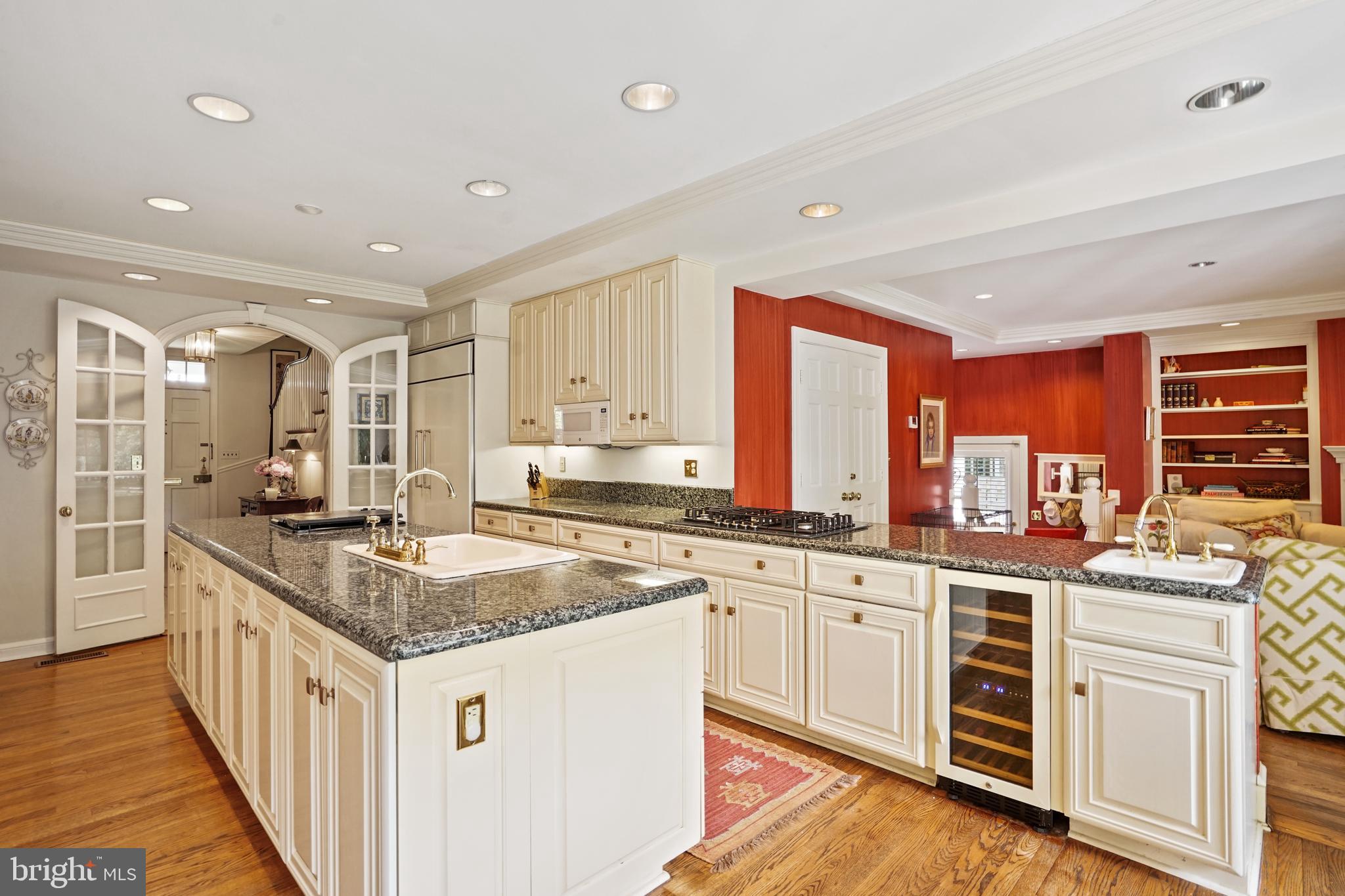 COLONIAL PARK - Residential