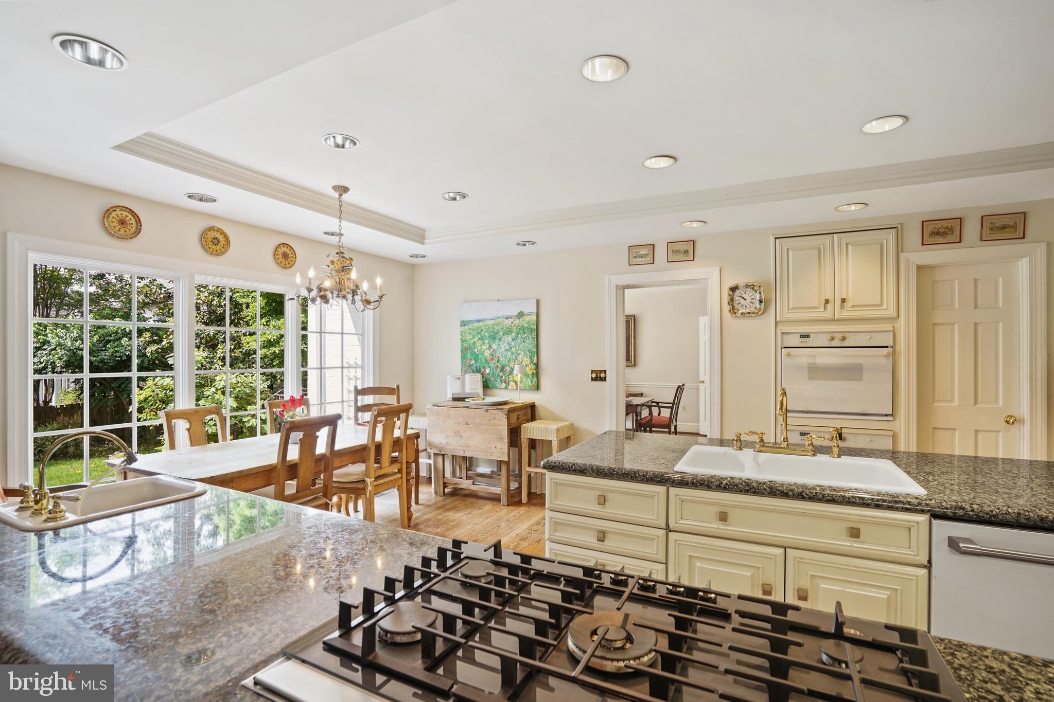 COLONIAL PARK - Residential