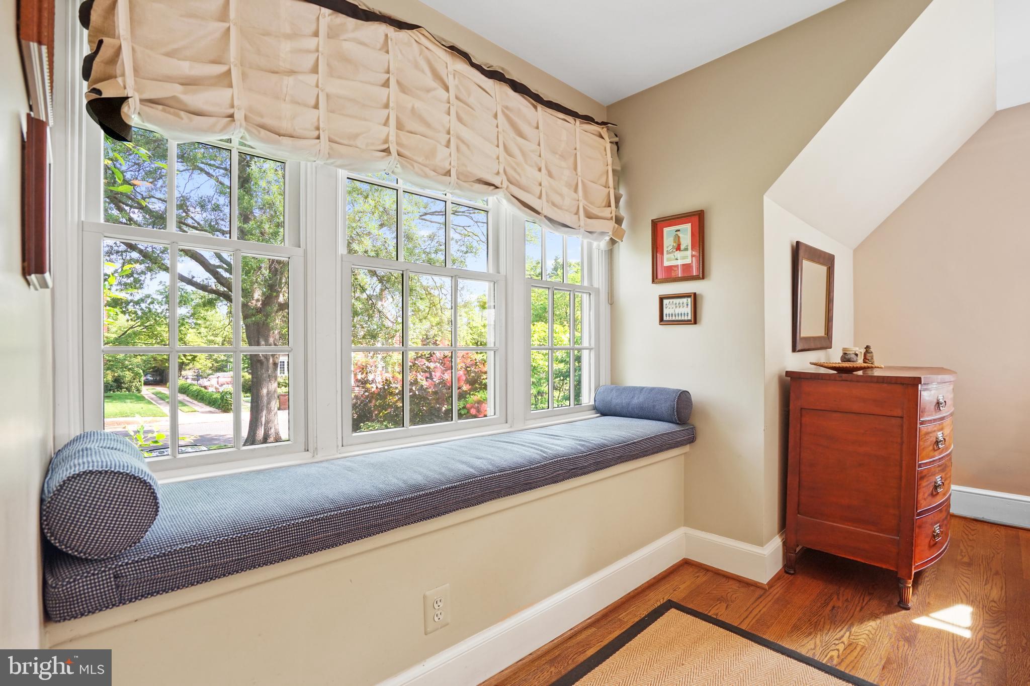 COLONIAL PARK - Residential