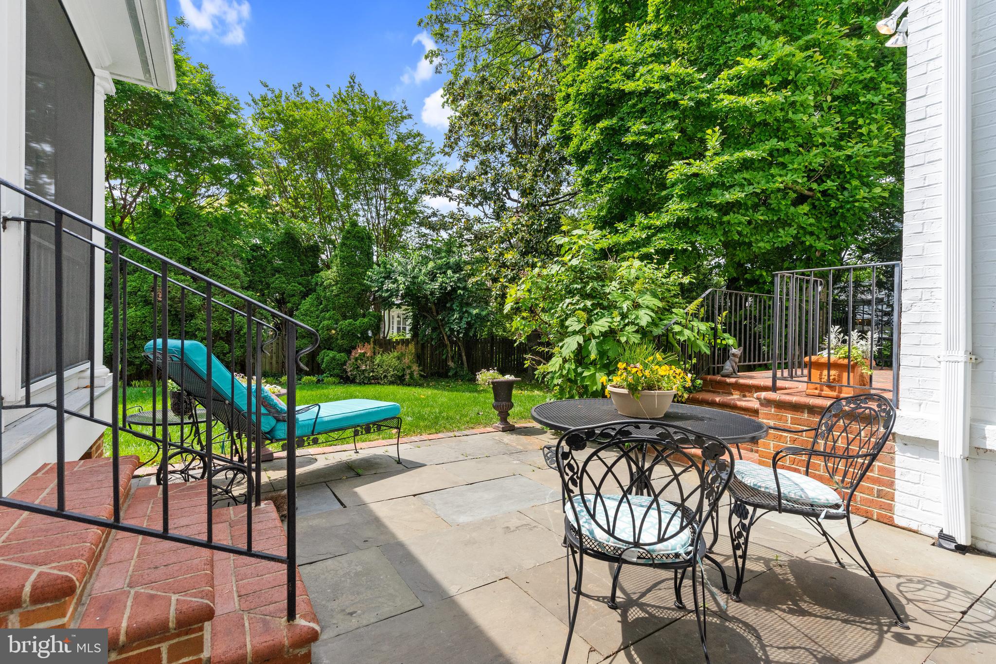 COLONIAL PARK - Residential