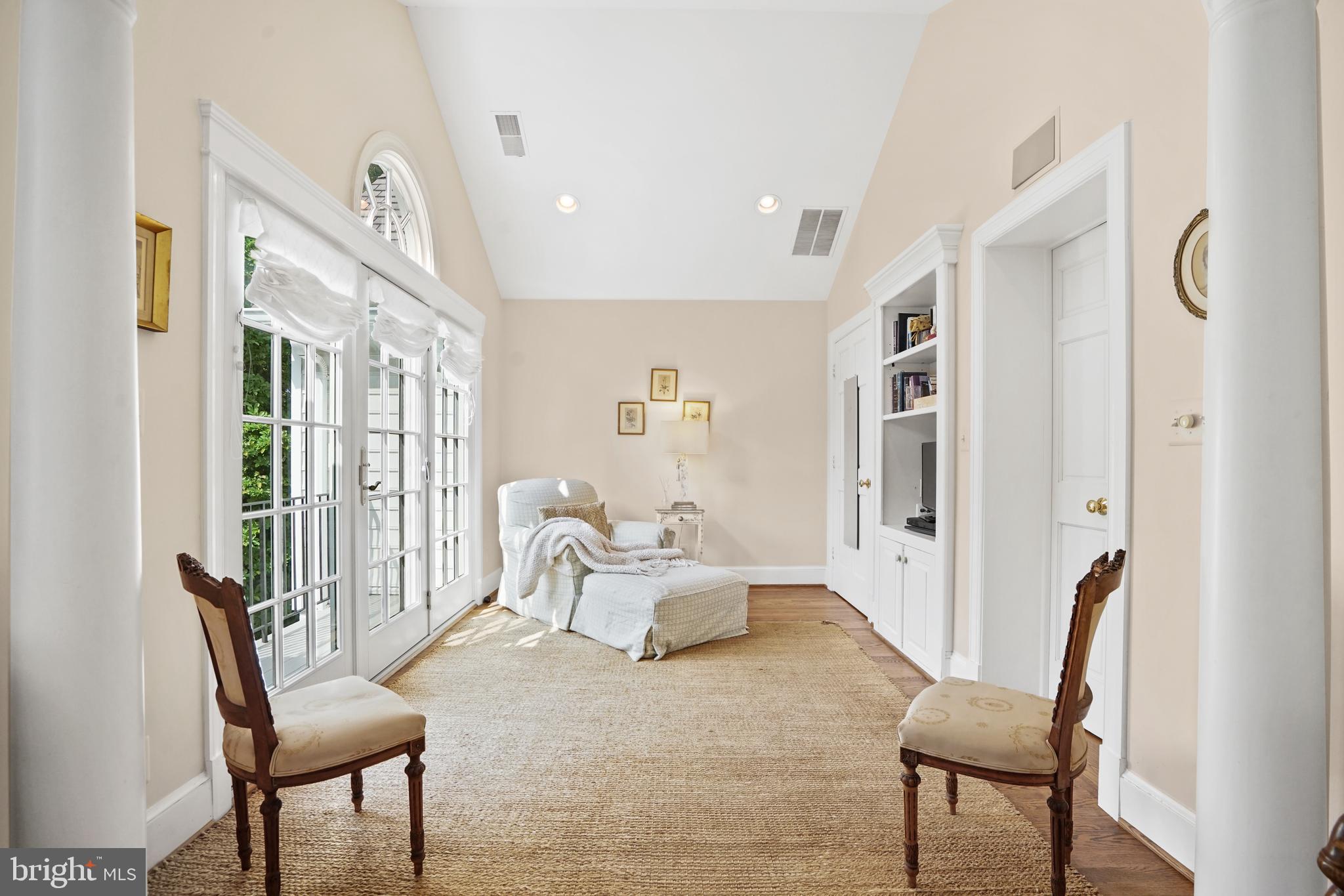 COLONIAL PARK - Residential