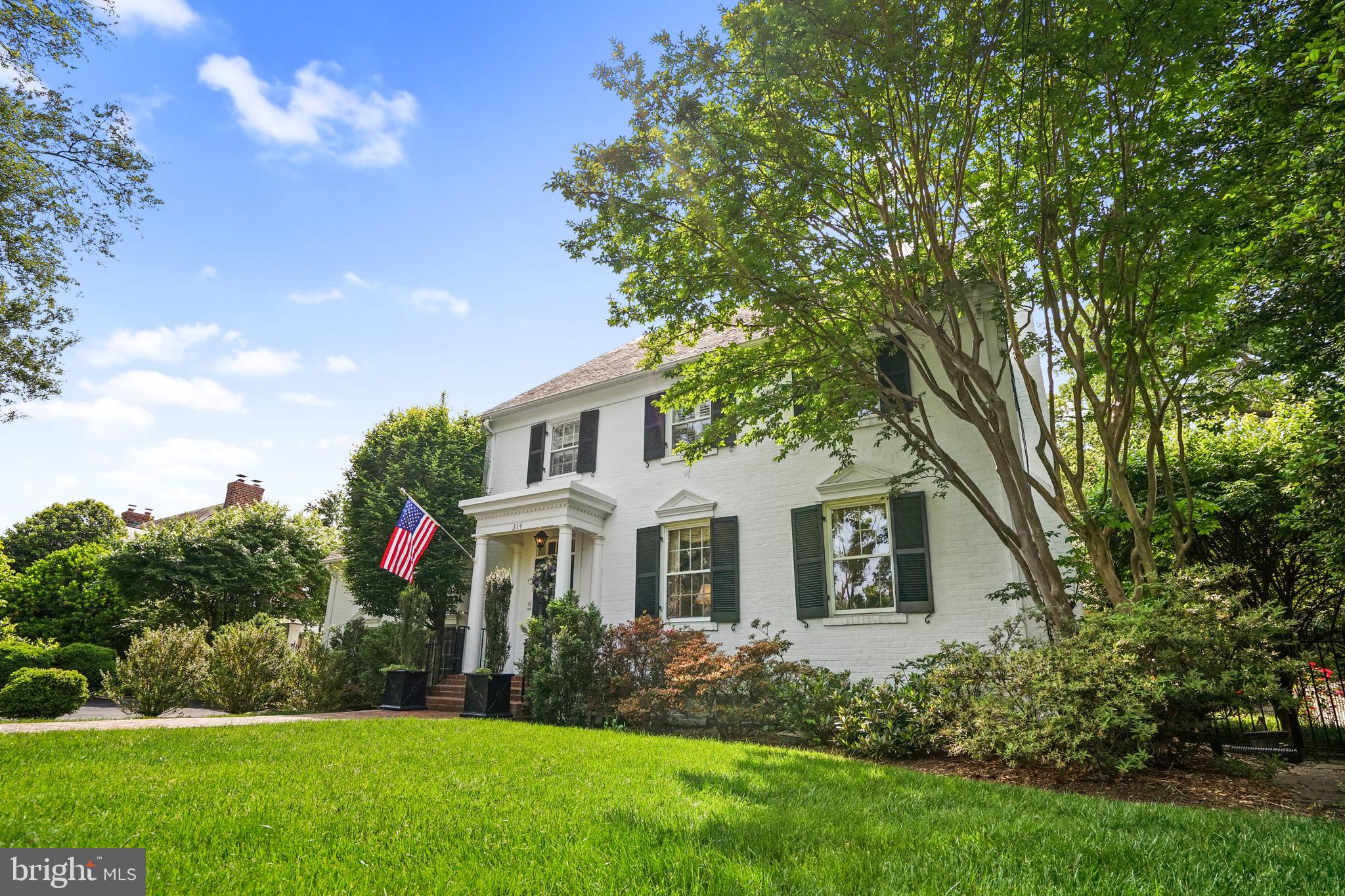 COLONIAL PARK - Residential