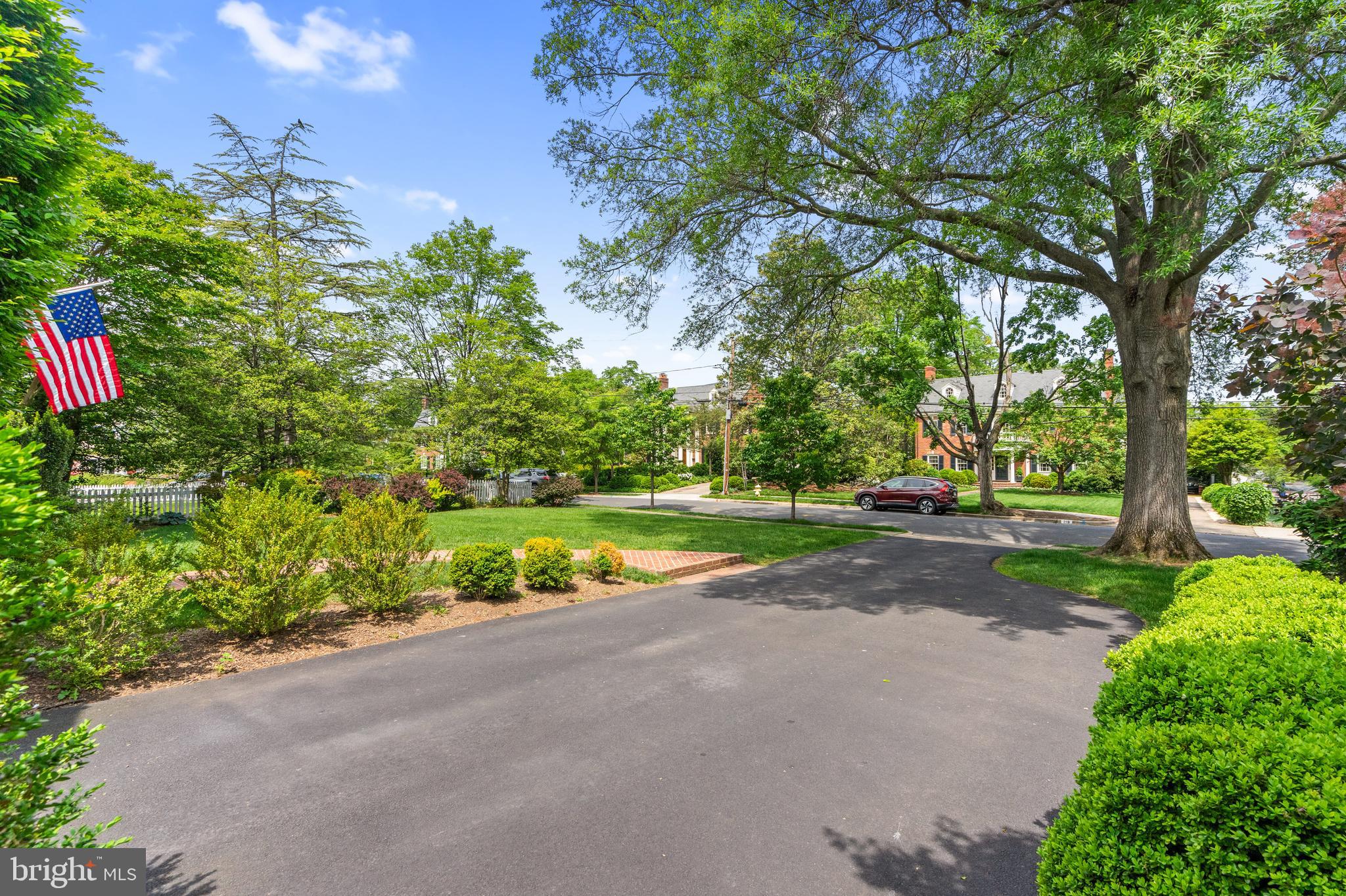 COLONIAL PARK - Residential