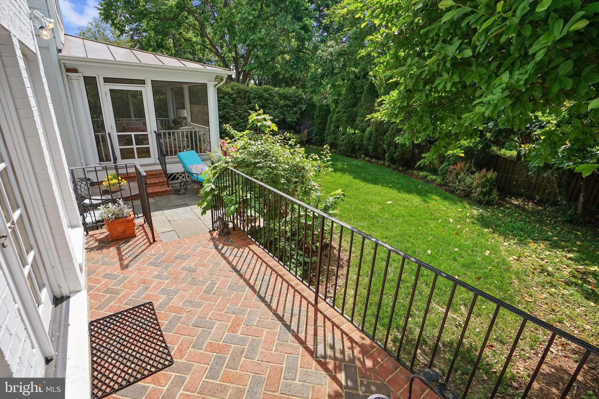 COLONIAL PARK - Residential