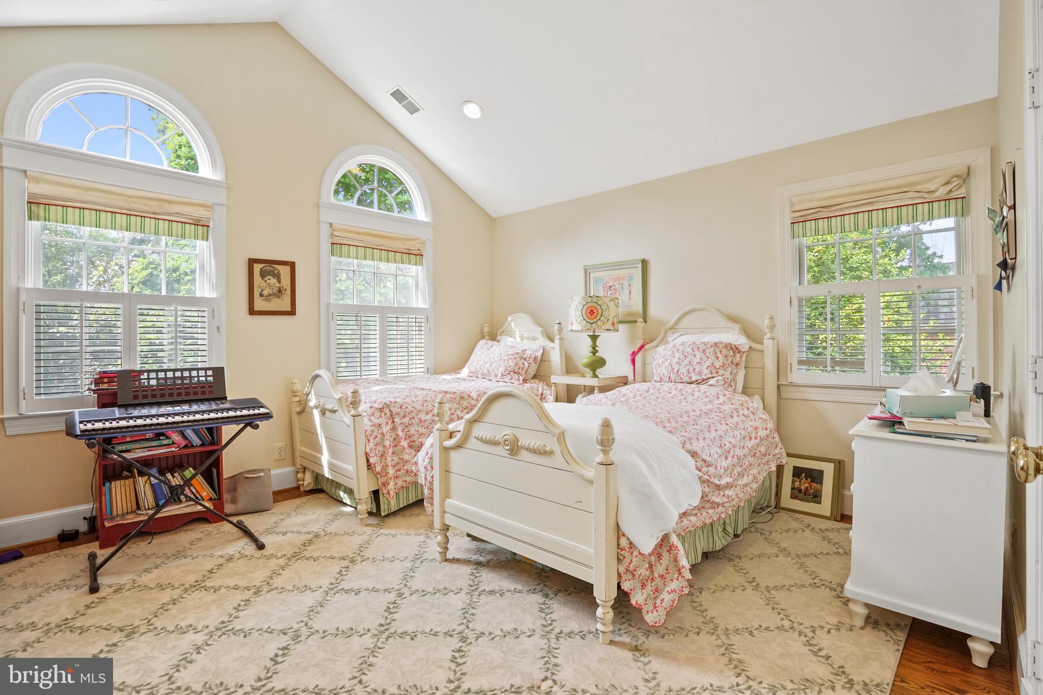 COLONIAL PARK - Residential