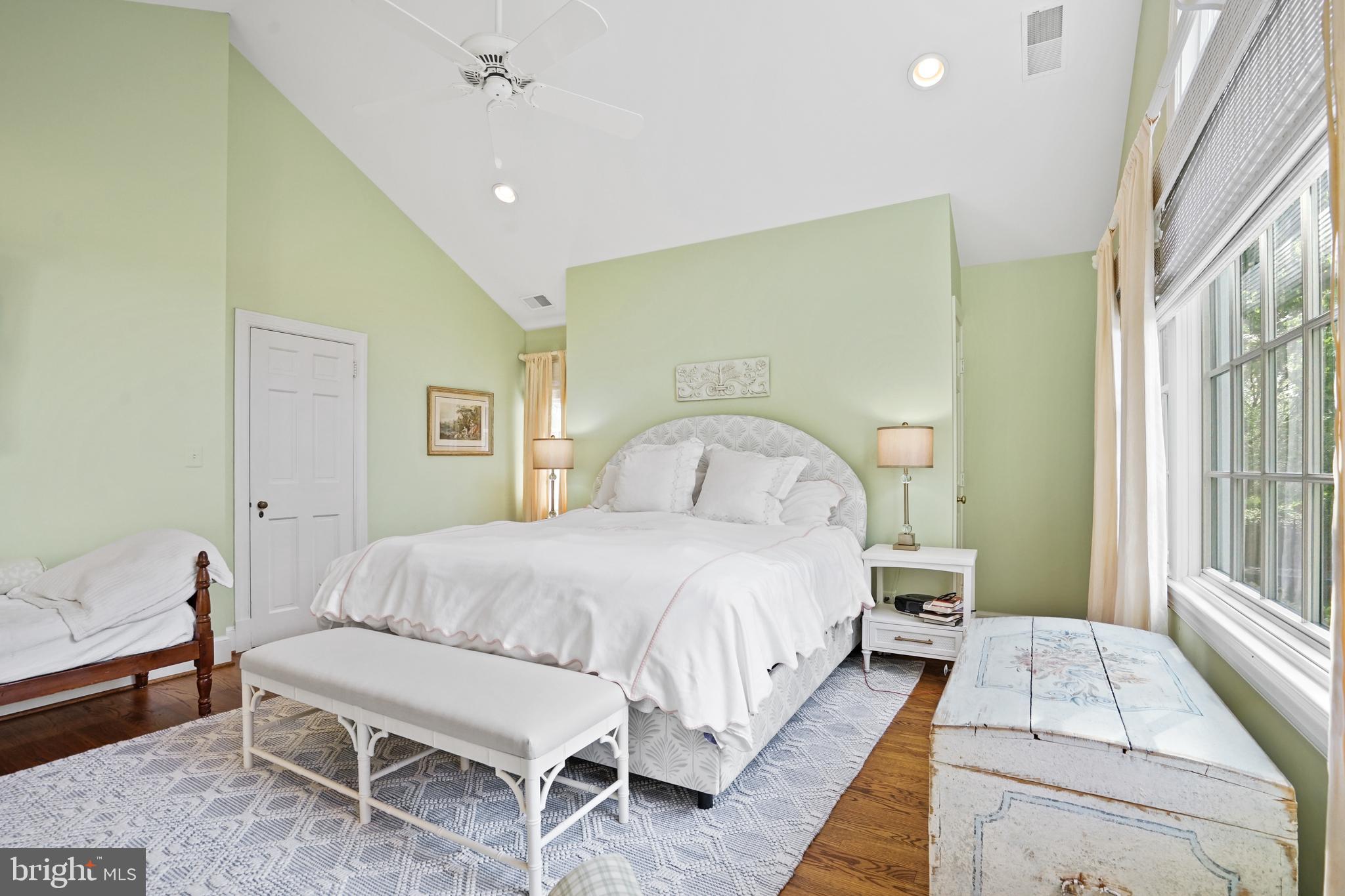 COLONIAL PARK - Residential