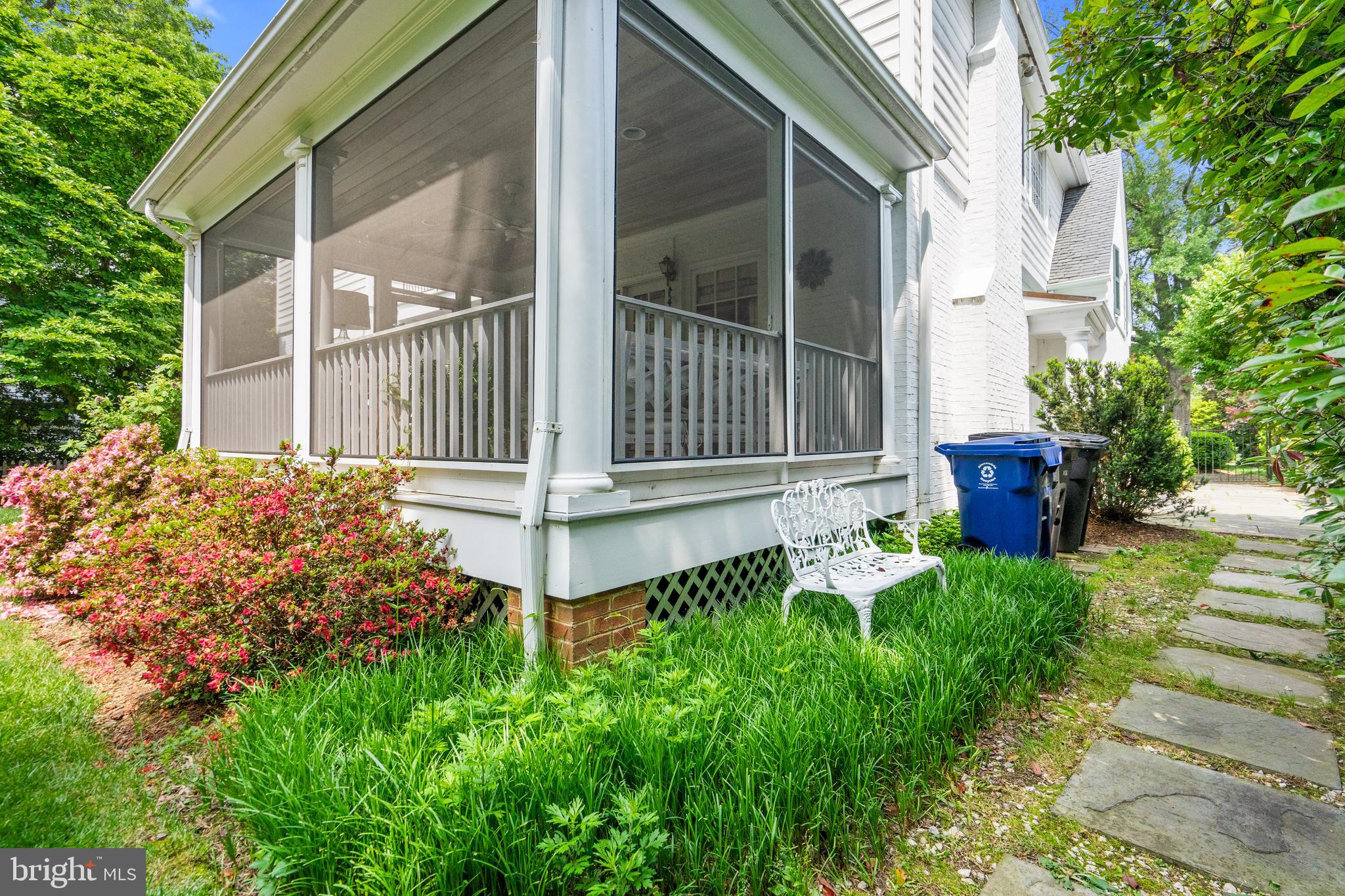 COLONIAL PARK - Residential