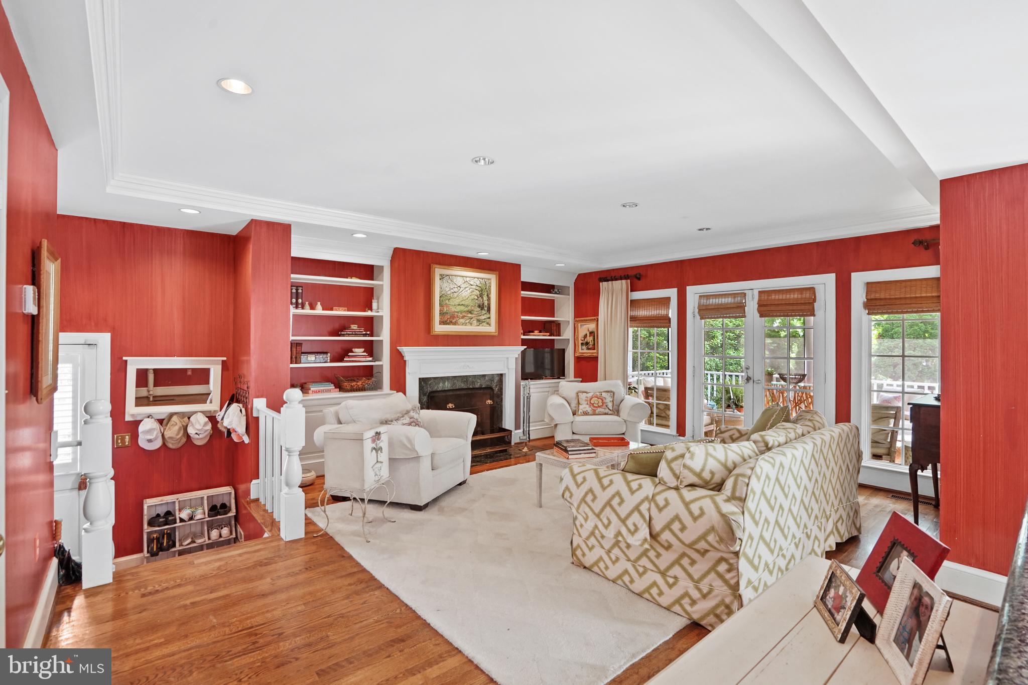 COLONIAL PARK - Residential