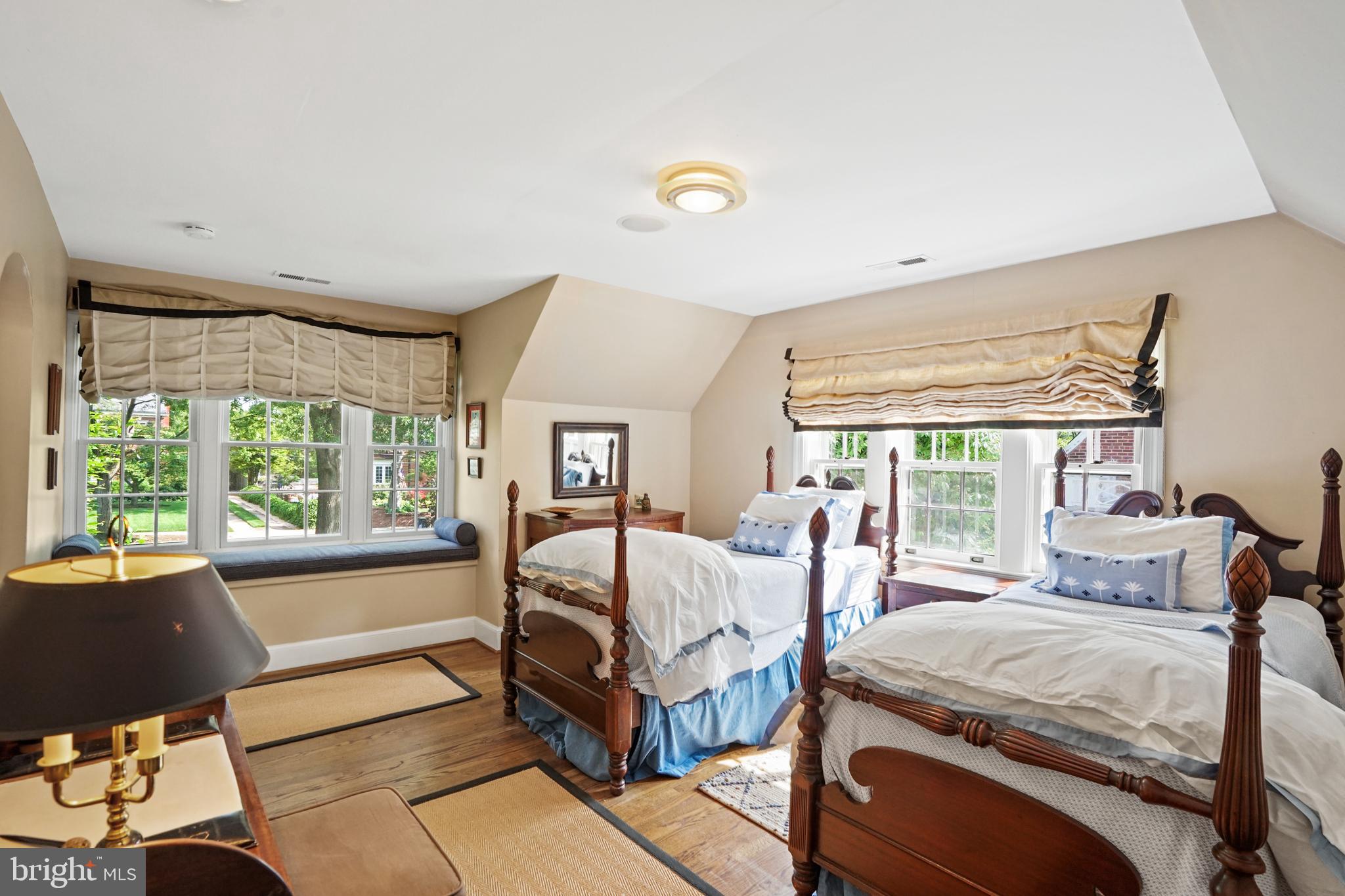 COLONIAL PARK - Residential