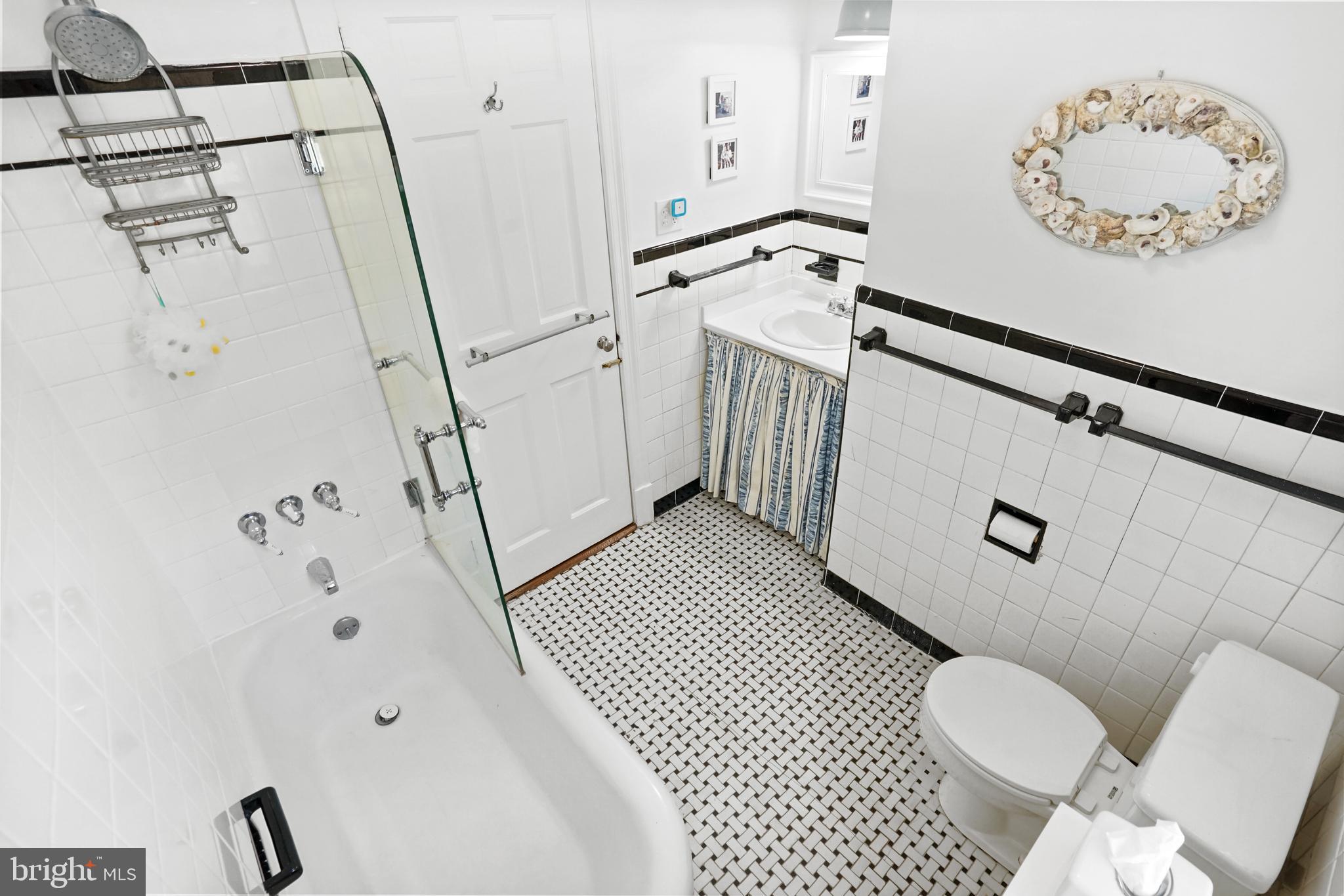 COLONIAL PARK - Residential