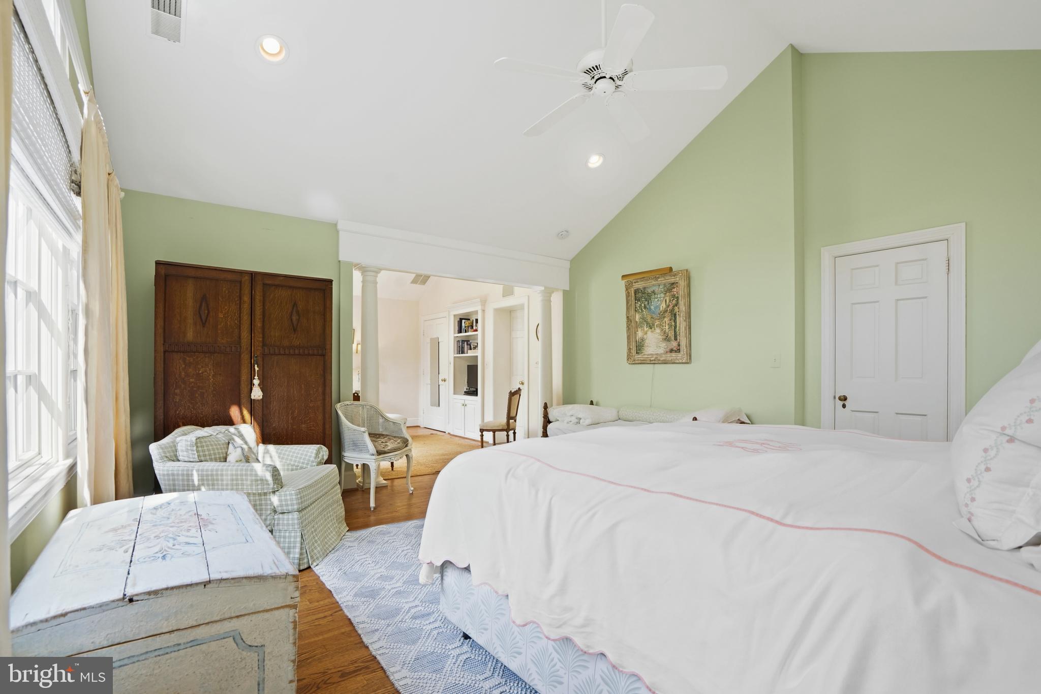 COLONIAL PARK - Residential