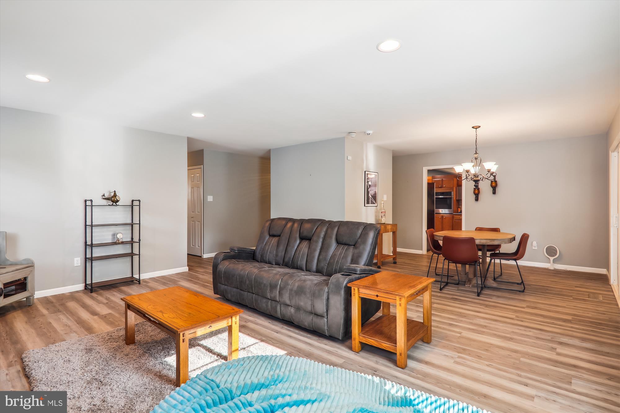 POINTER RIDGE - Residential