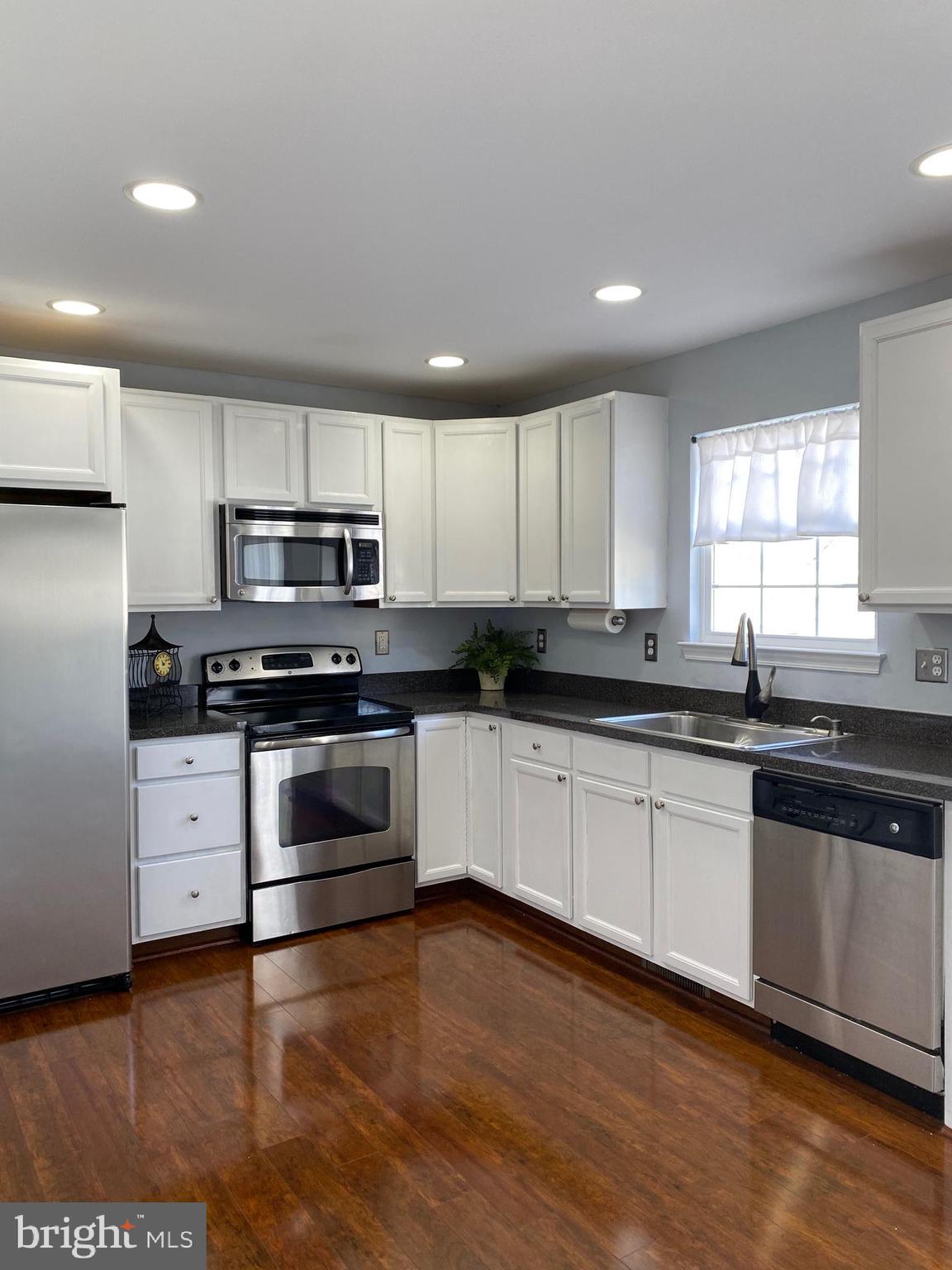 RIVIERA BEACH - Residential