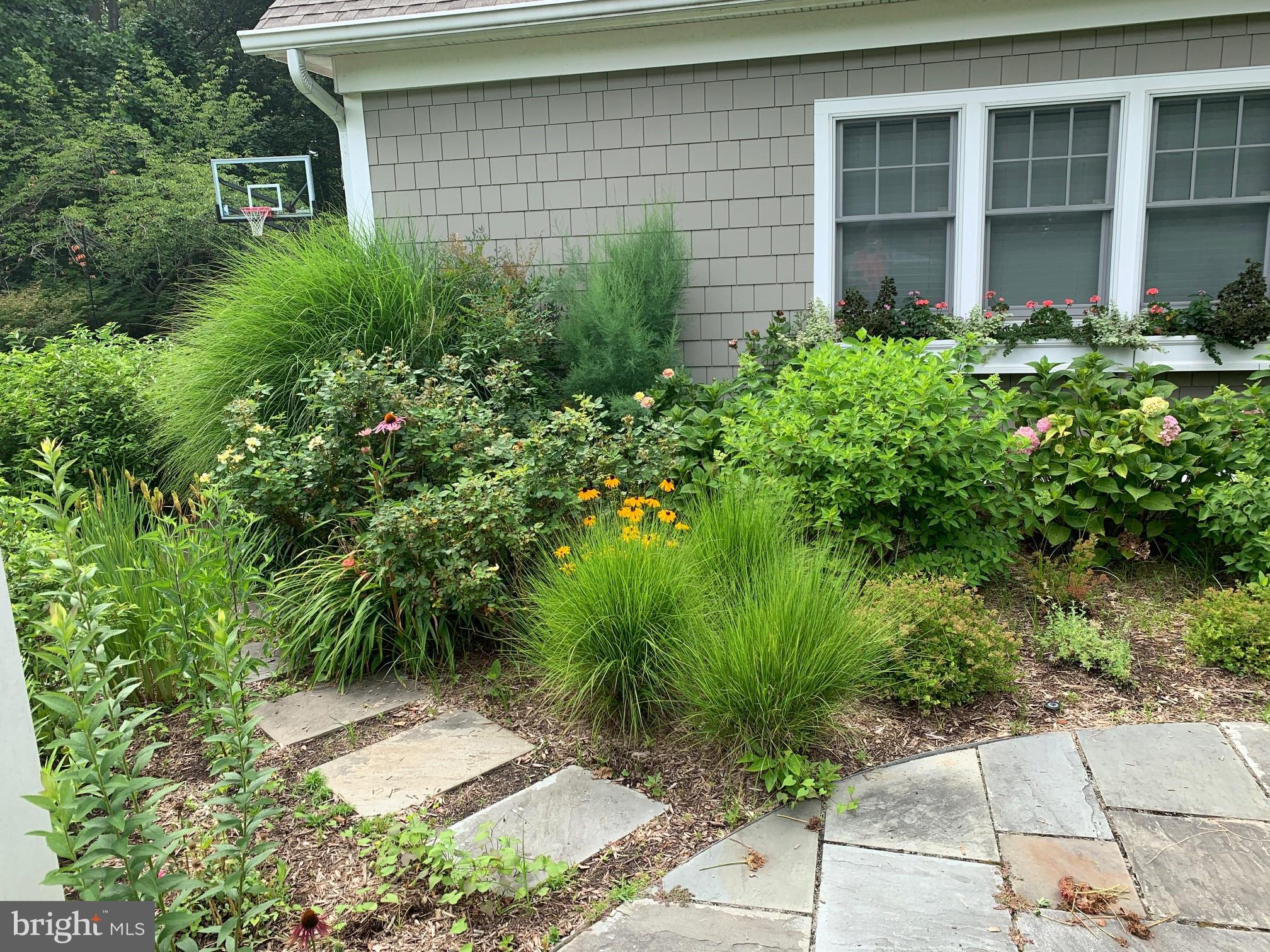 HARBOR HILLS - Residential