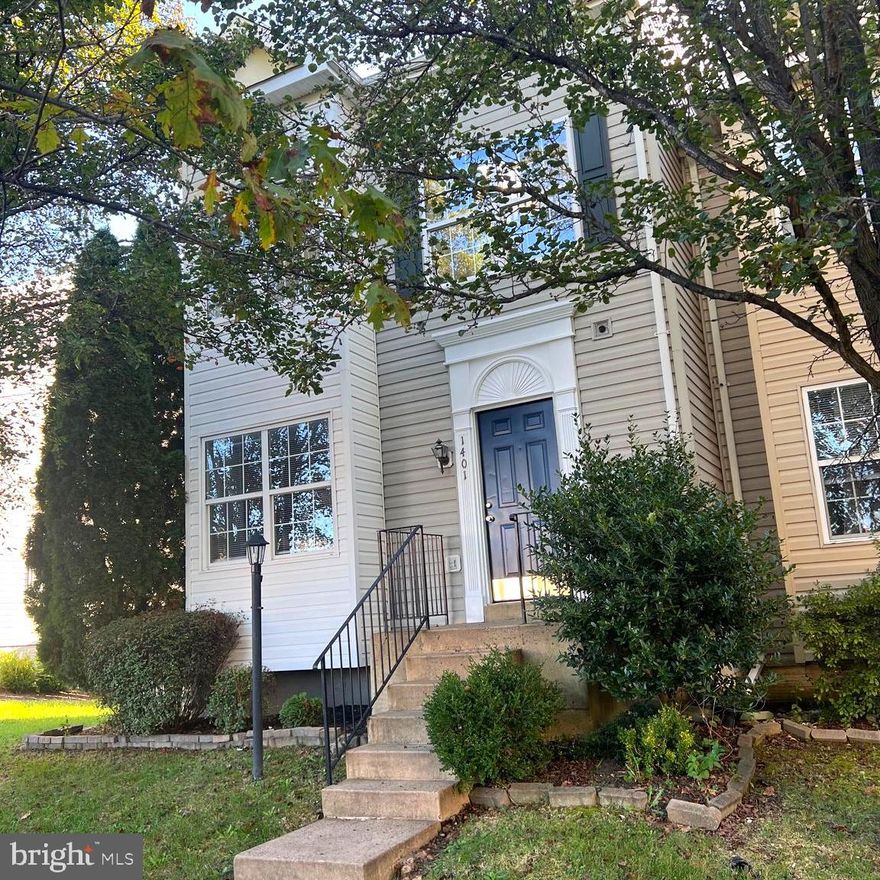 3 Bedroom 3.5 bath end unit townhome in the sought after neighborhood of Highpointe.  The main level features a kitchen with stainless steel appliances and a pantry, a large dining room and living with a gas fireplace, as well as lots of natural light.   The second level features a spacious master suite with a loft (perfect for home office or sitting room), a master bathroom with a jetted tub, and large walk in closet.  Down the hall there are 2 additional bedrooms as well as another full bath.   The lower level has a large rec room as well as den (could be used as NTC 4th bedroom), and another full bath.   The property also features a lovely fenced in yard.

Minutes from commuter lots, shopping/dining, and I95.