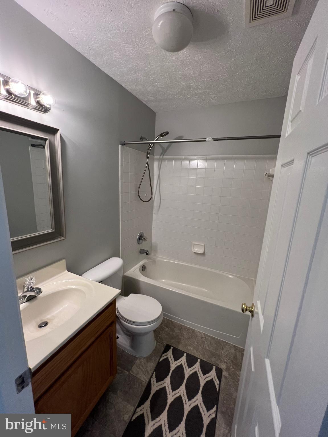 HIGHPOINTE - Residential Lease