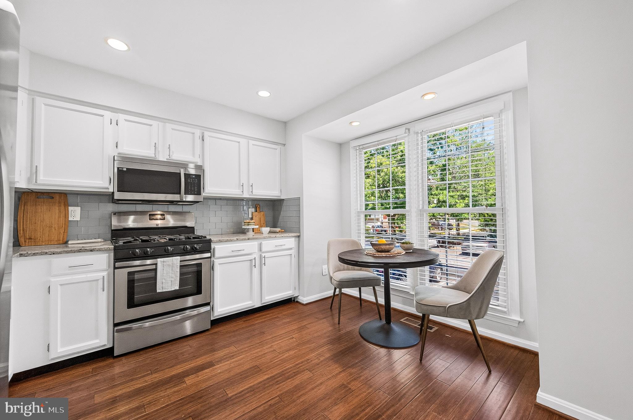 6433 ENGLISH IVY COURT