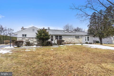 165 CLOVER CIRCLE SOUTHAMPTON PA 18966