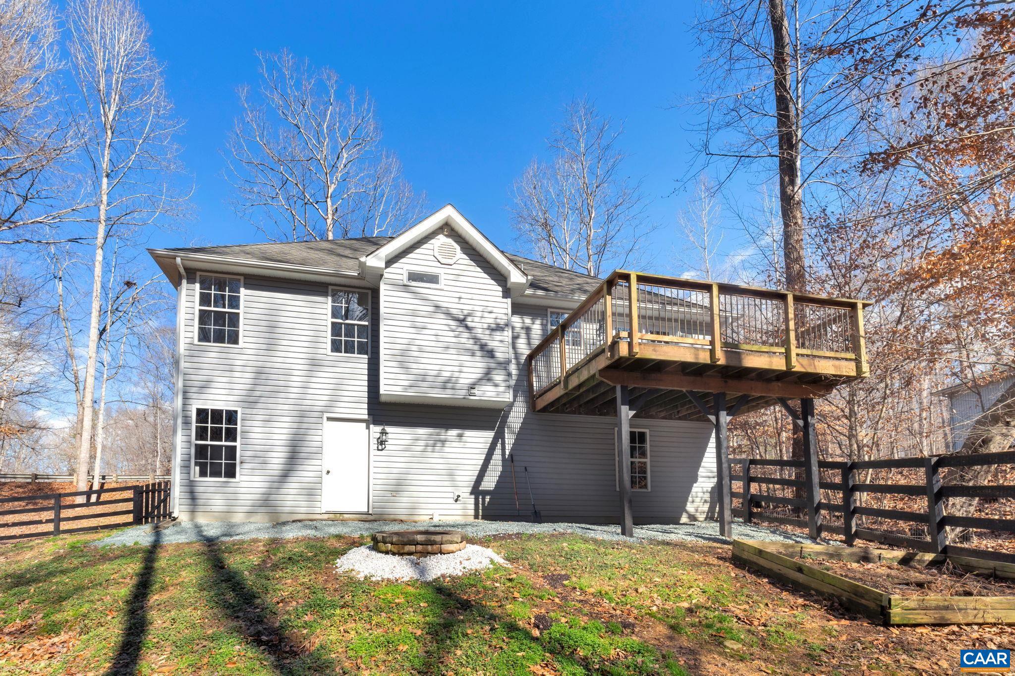 LAKE MONTICELLO - Residential