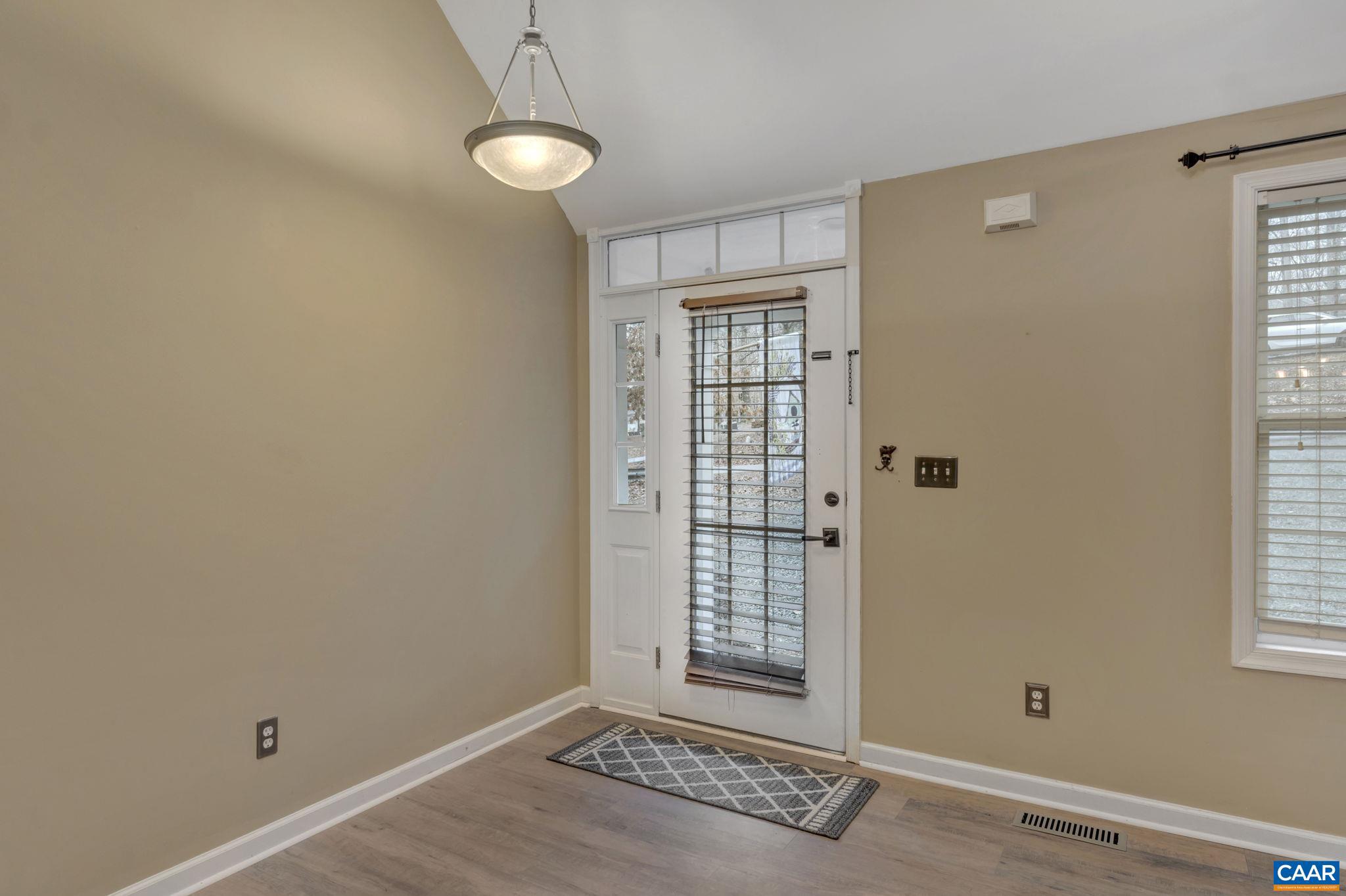 LAKE MONTICELLO - Residential