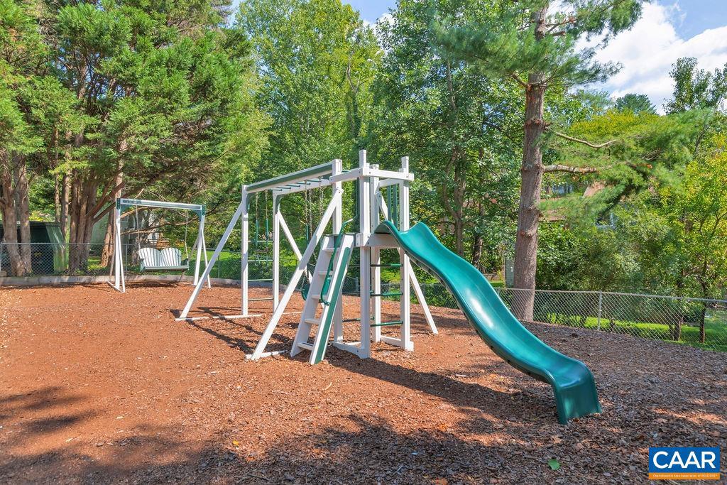 LAKE MONTICELLO - Residential