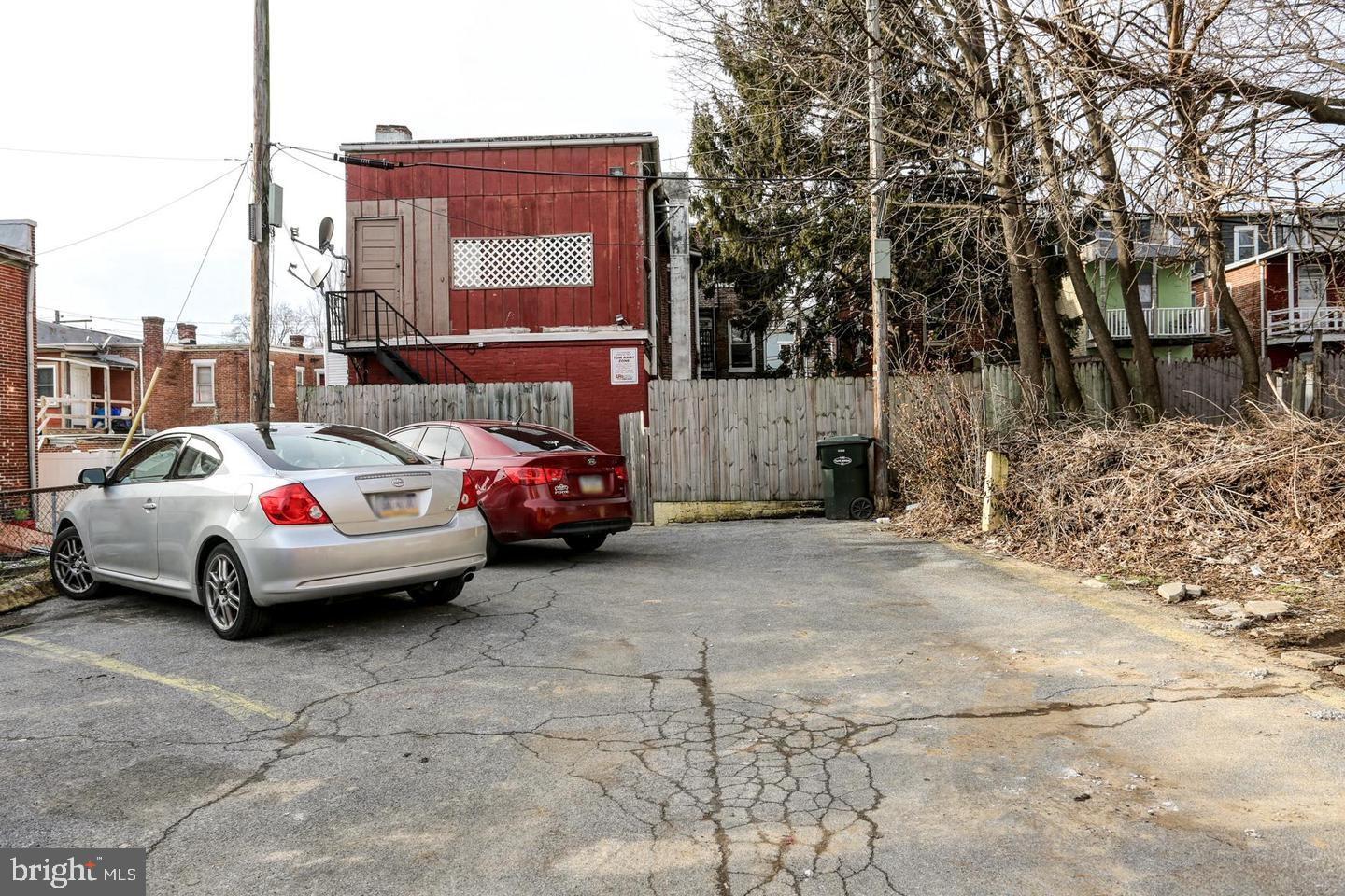 464 MANOR STREET