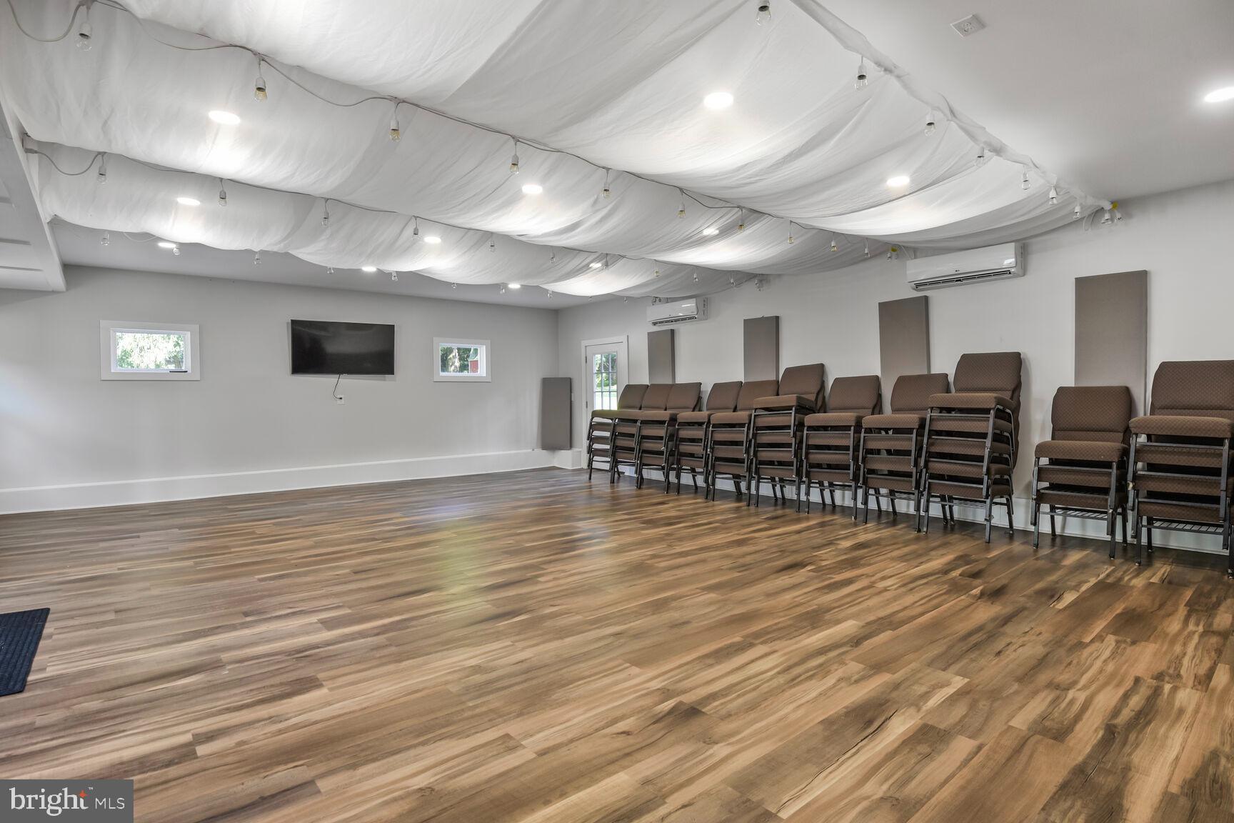 OLNEY OUTSIDE - Residential