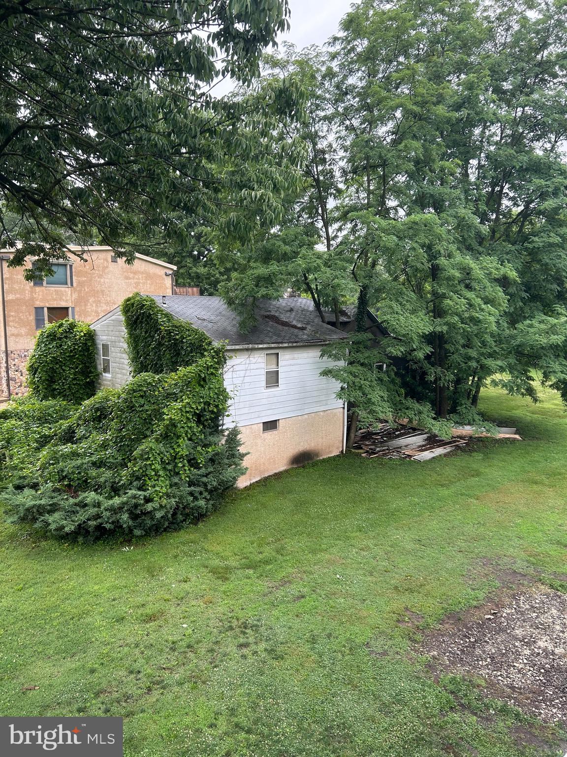 79 W INDIAN LANE