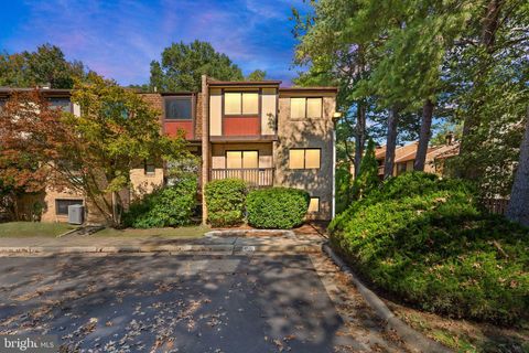 4700 DEER RUN COURT ALEXANDRIA VA 22306