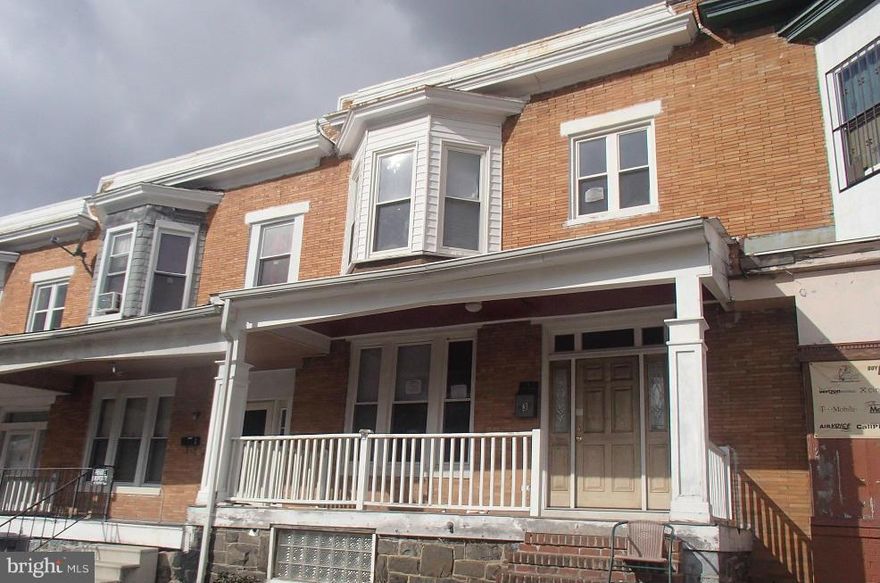 A terrific opportunity to own this wonderful RowHouse located in Pen Lucy! Enjoy ample rear yard and front porch for warm weather fun. A partially finished basement adds convenience & extra storage. The private master bath is just waiting for someone to enjoy! Nice room sizes & wood floors! Only minutes from local attractions and a quick drive to Downtown.