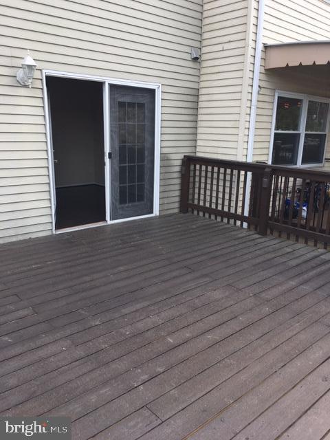 SEVEN COURTS - Residential Lease