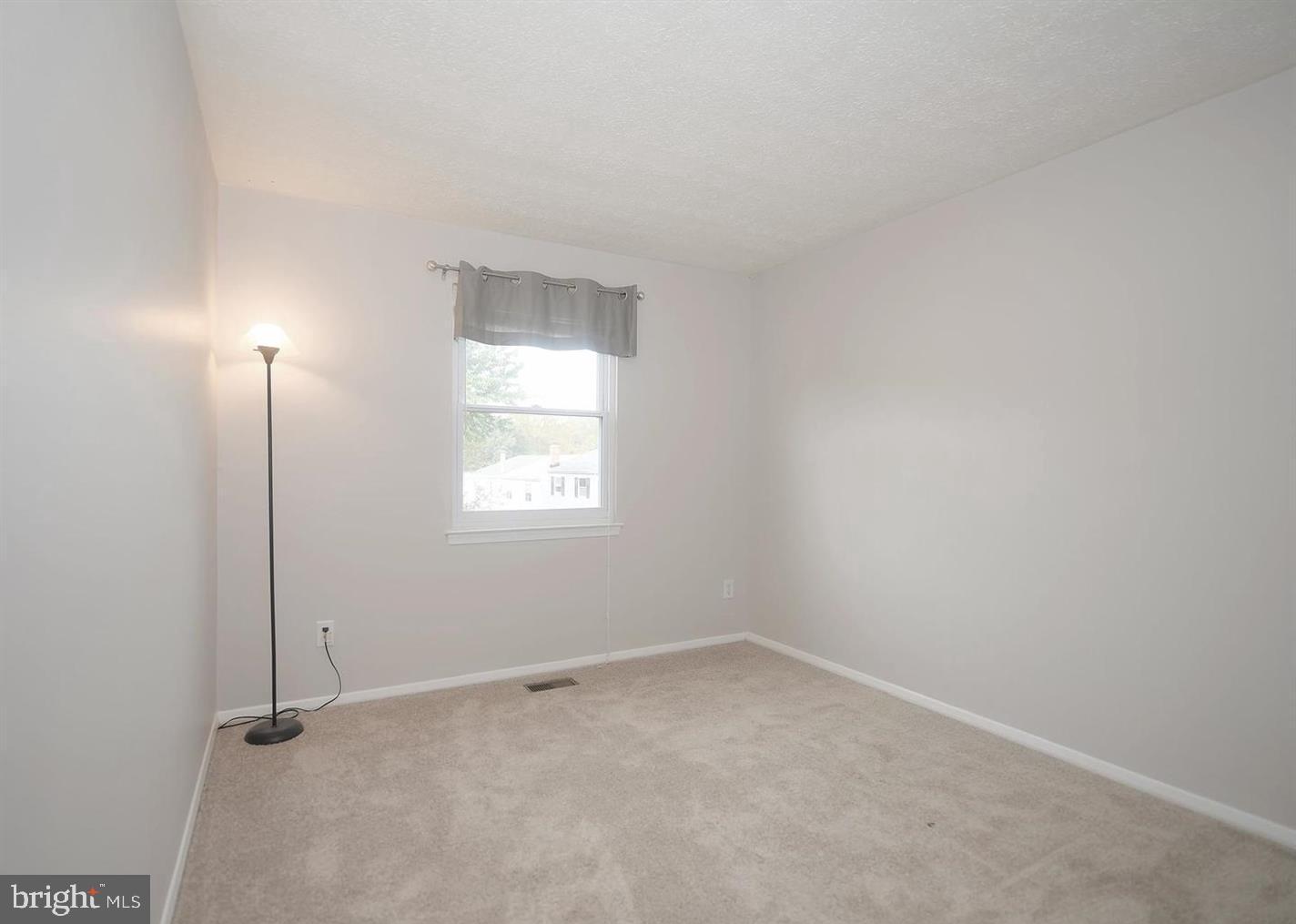 SEVEN COURTS - Residential Lease