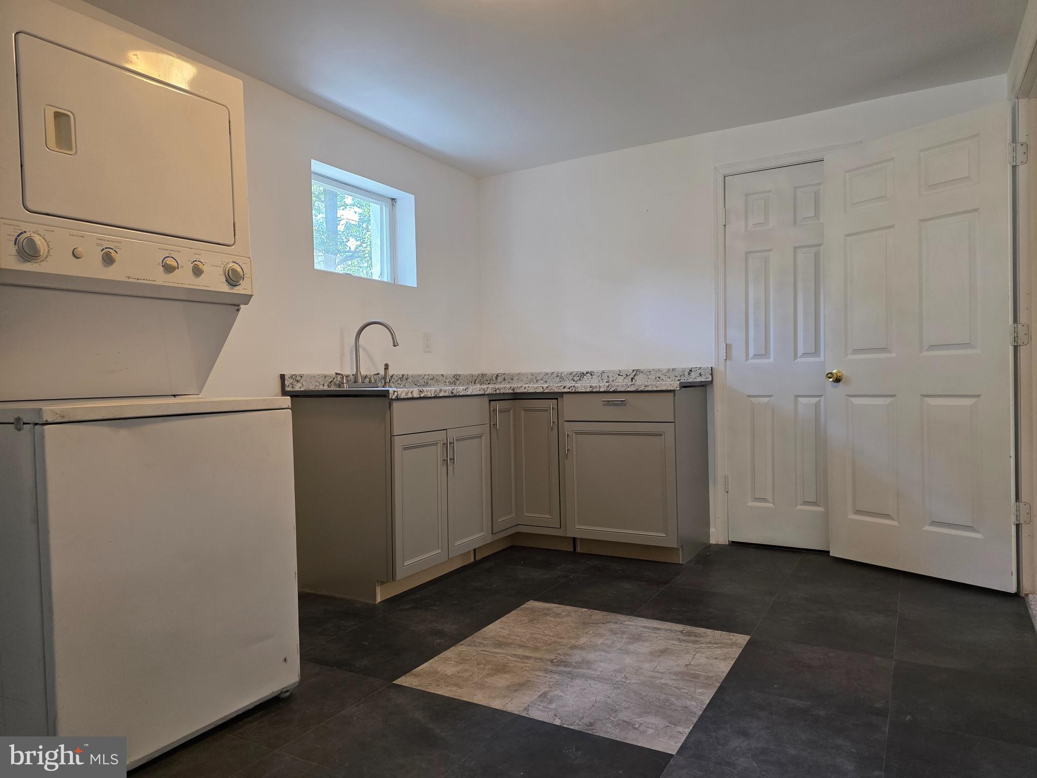 WHITE SANDS - Residential